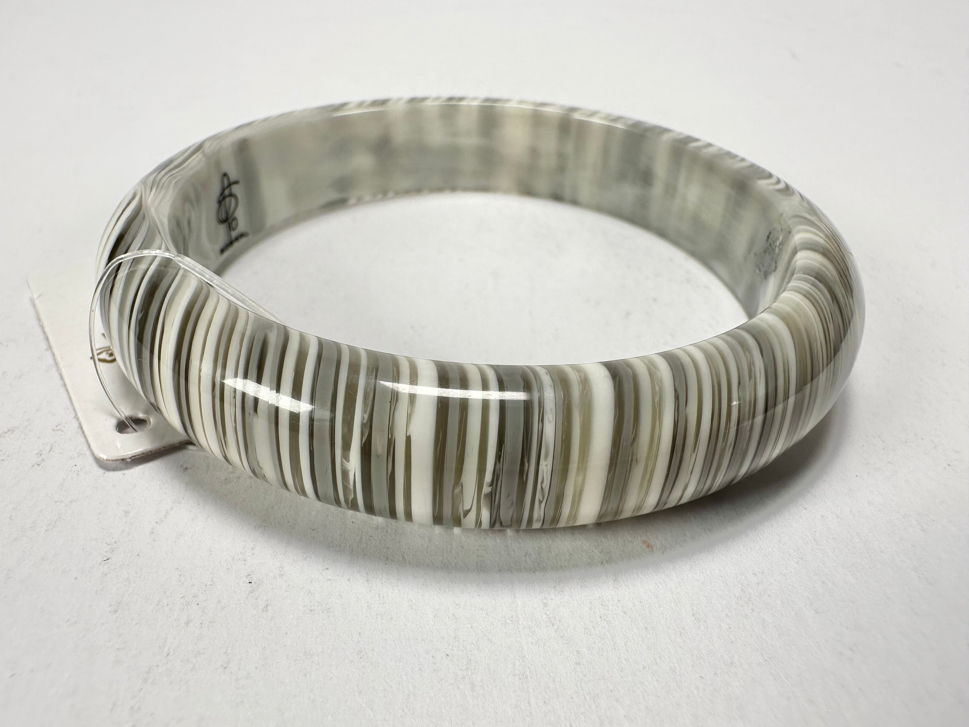 Jackie Brazil "Thin Cat Eye" Liquorice Allsorts with Cat Eye Cream Mix 1.3cm Resin Bangle ( B1151 )