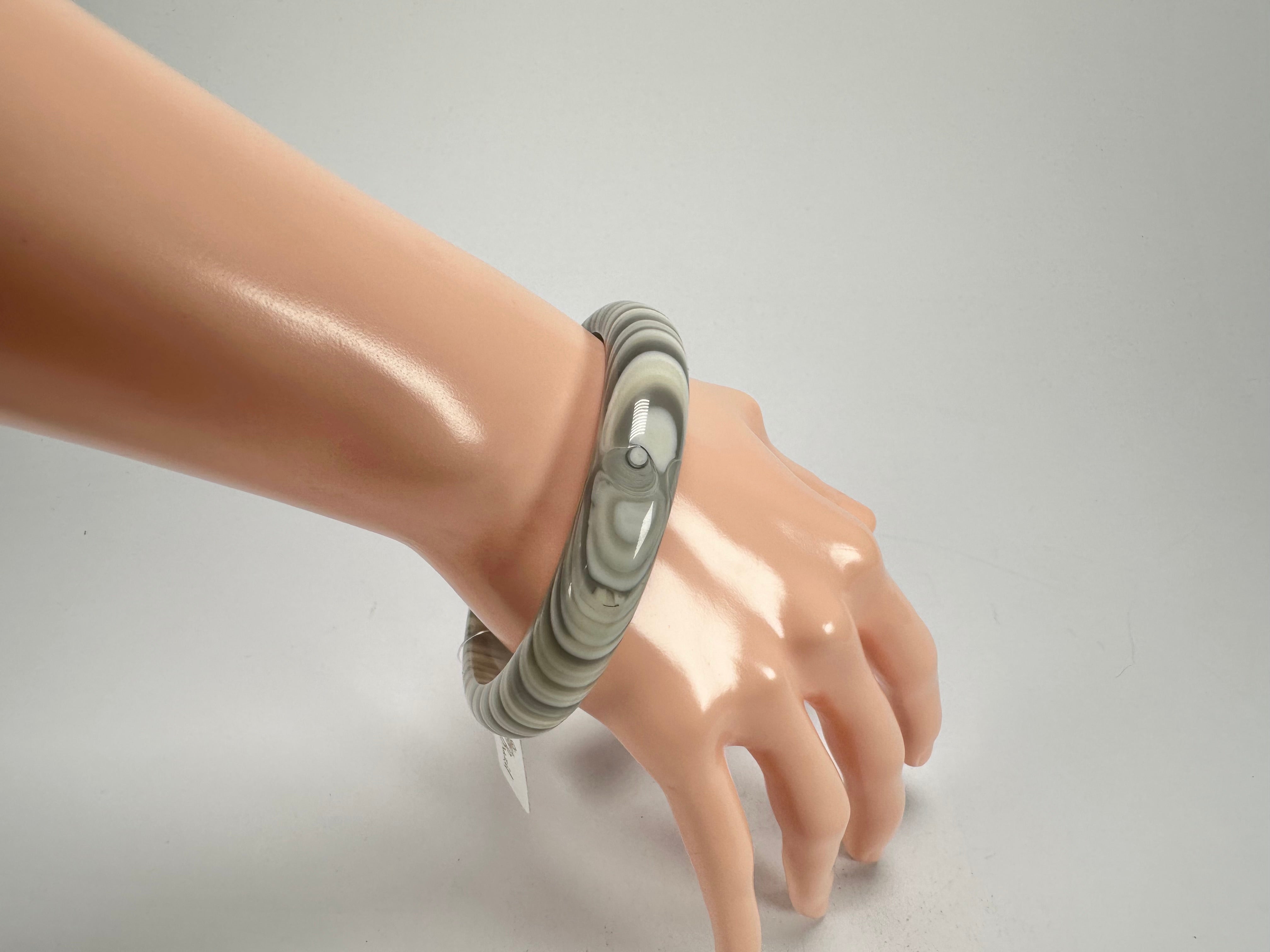 Jackie Brazil "Thin Cat Eye" Liquorice Allsorts with Cat Eye Cream Mix 1.3cm Resin Bangle ( B1151 )