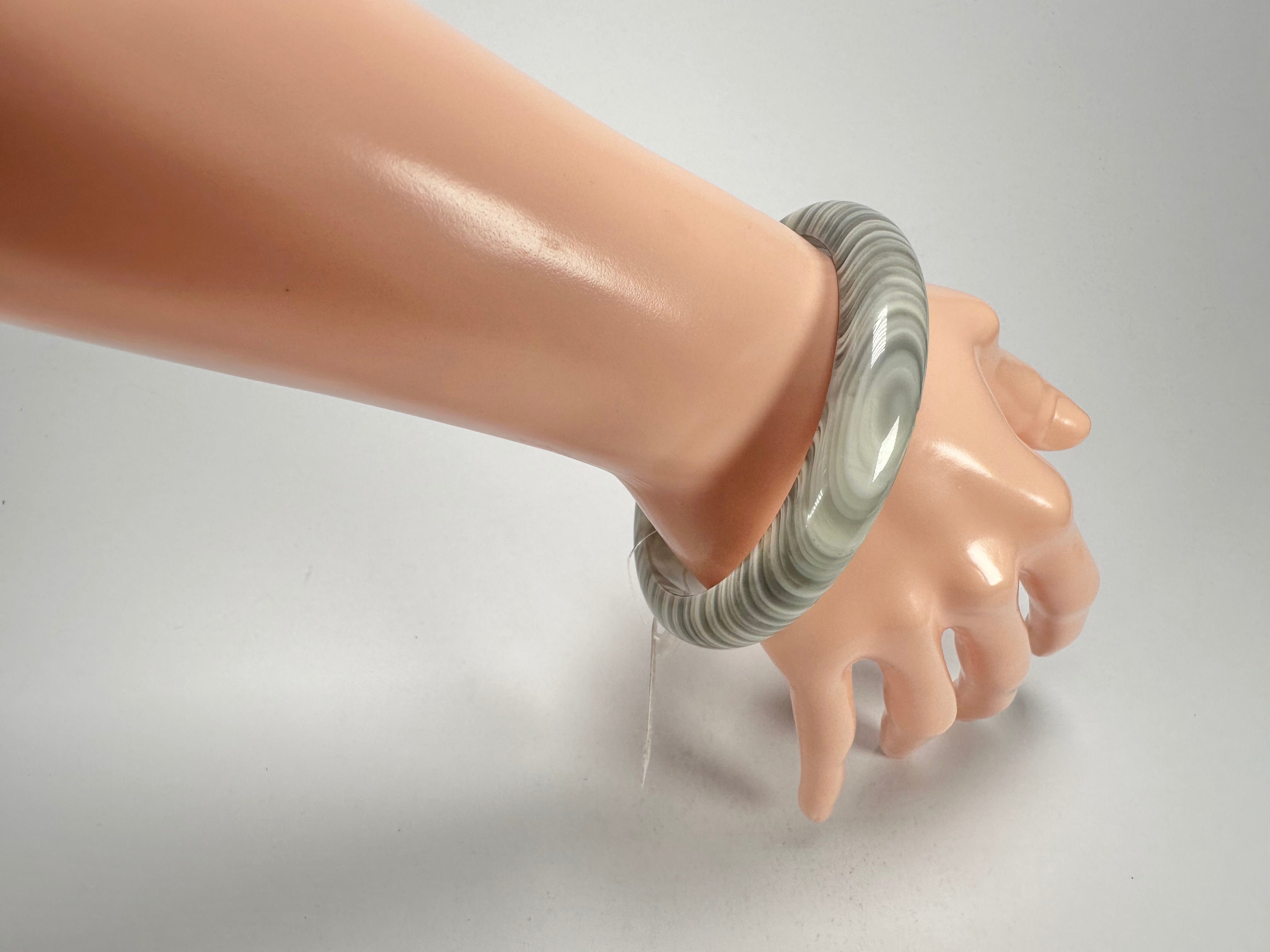 Jackie Brazil "Thin Cat Eye" Liquorice Allsorts with Cat Eye Cream Mix 1.3cm Resin Bangle ( B1151 )