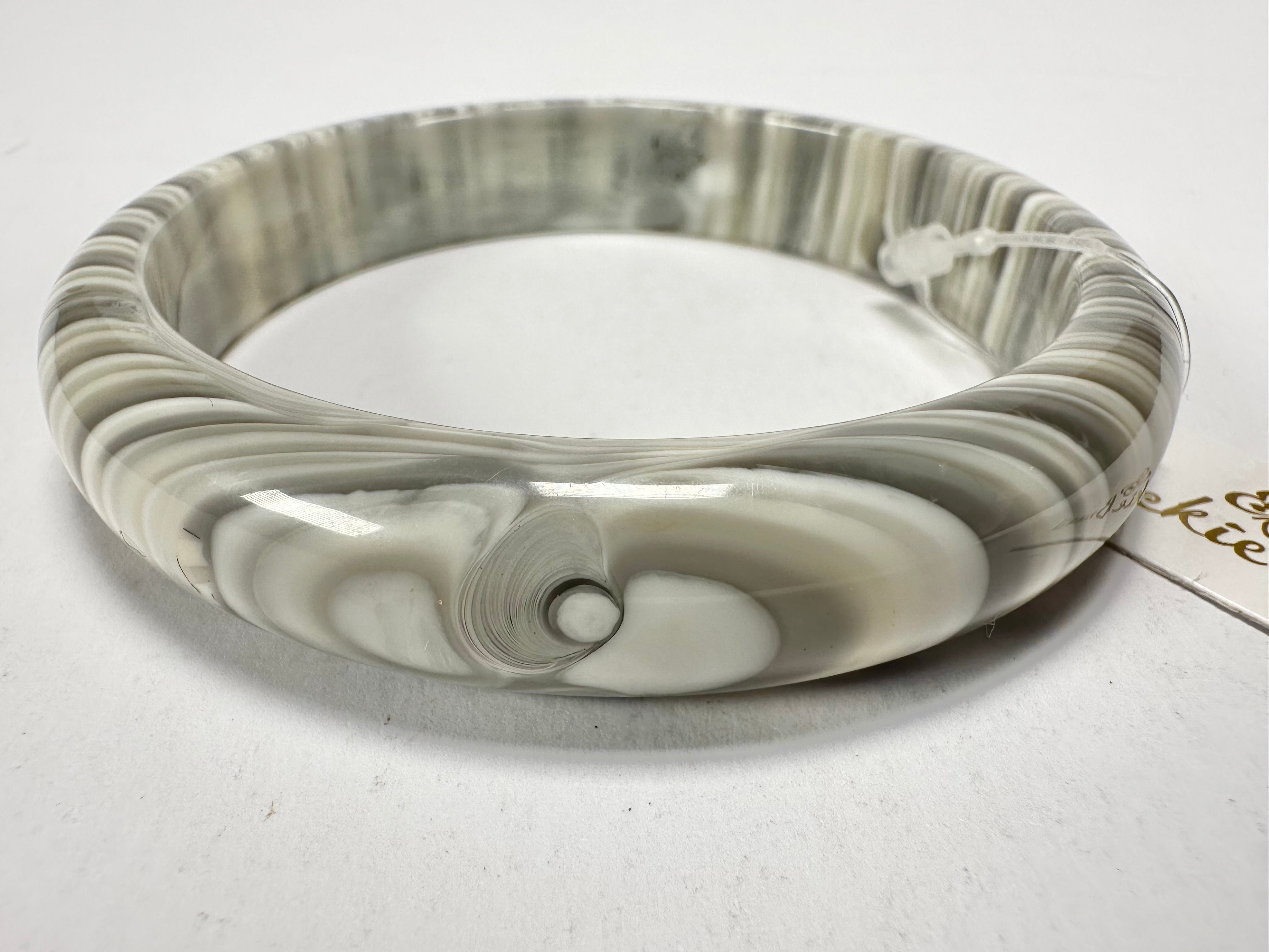 Jackie Brazil "Thin Cat Eye" Liquorice Allsorts with Cat Eye Cream Mix 1.3cm Resin Bangle ( B1151 )