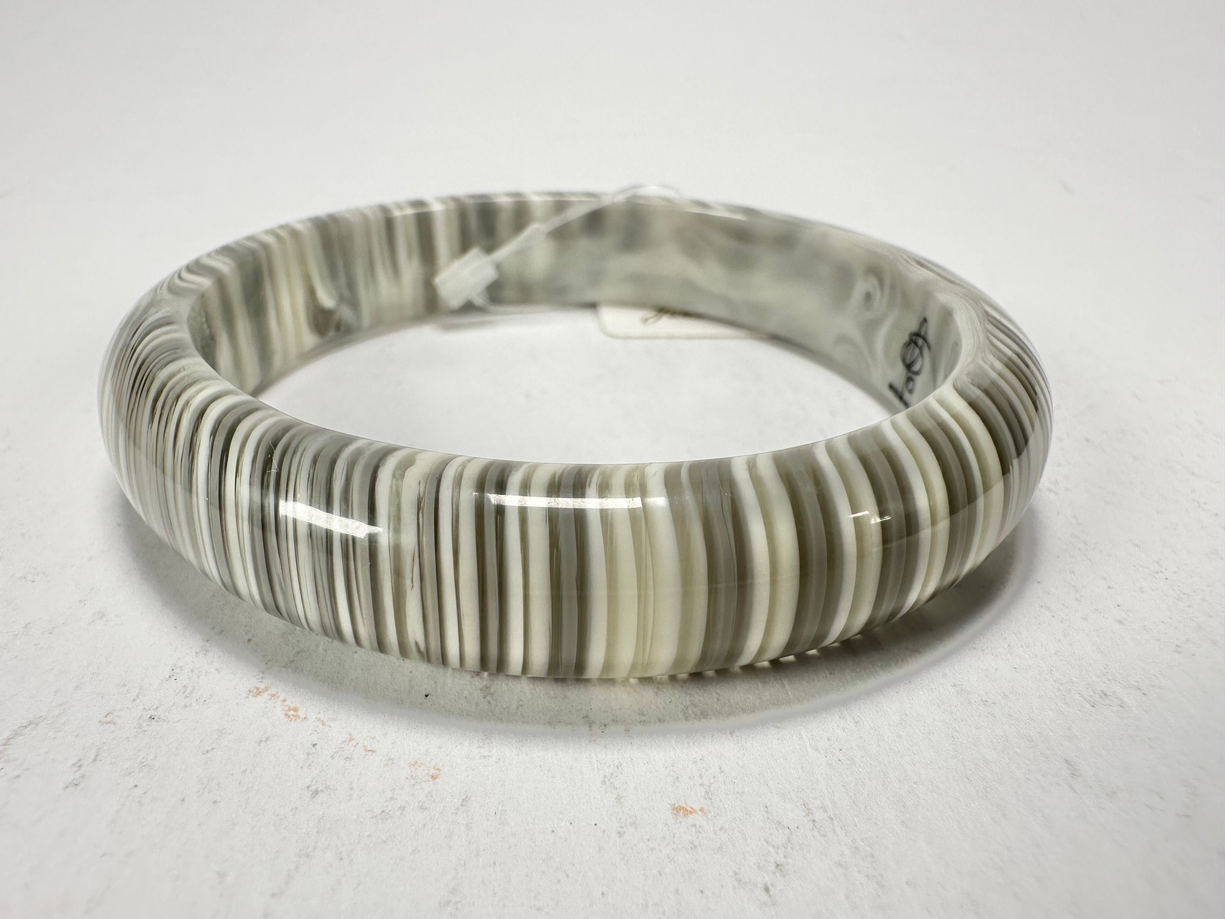 Jackie Brazil "Thin Cat Eye" Liquorice Allsorts with Cat Eye Cream Mix 1.3cm Resin Bangle ( B1151 )