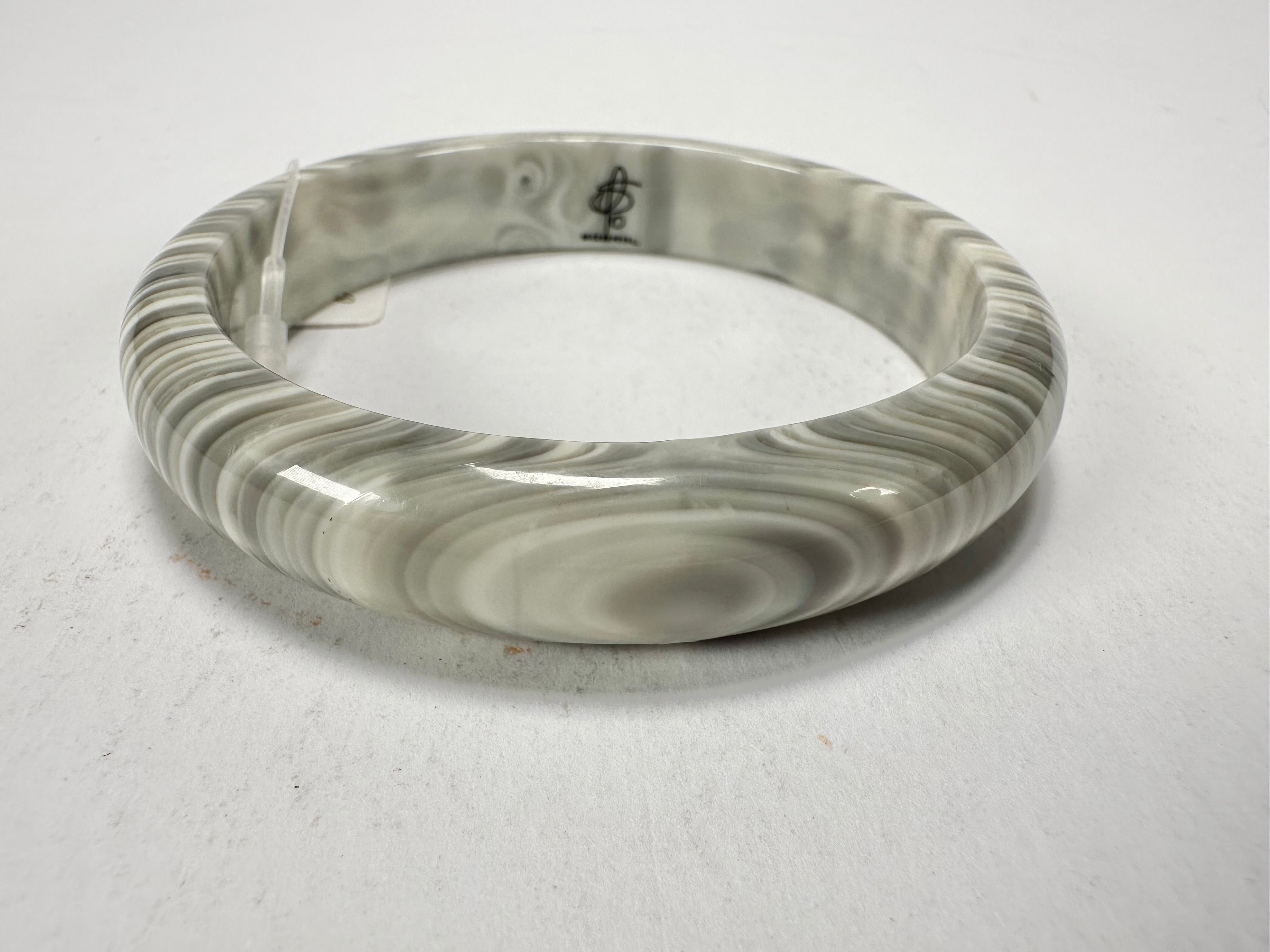 Jackie Brazil "Thin Cat Eye" Liquorice Allsorts with Cat Eye Cream Mix 1.3cm Resin Bangle ( B1151 )