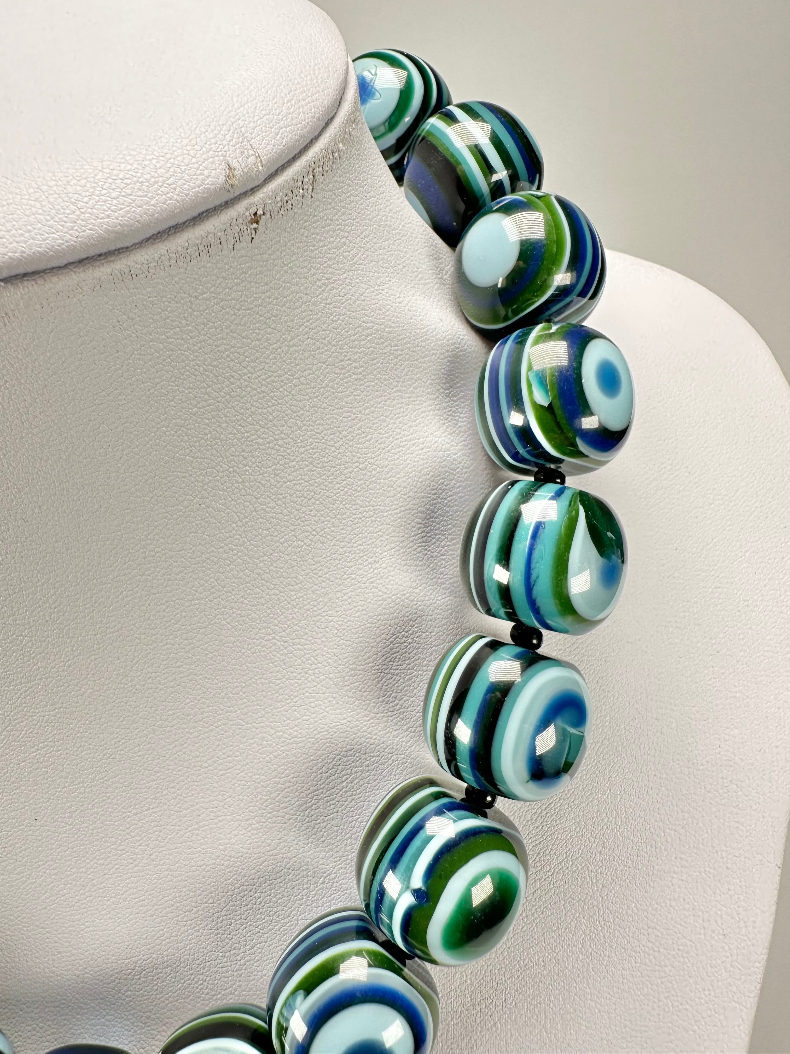 Jackie Brazil "Cat Eyes" Blue Mix Liquorice Balls Resin Necklace 50cm ( N0894 )