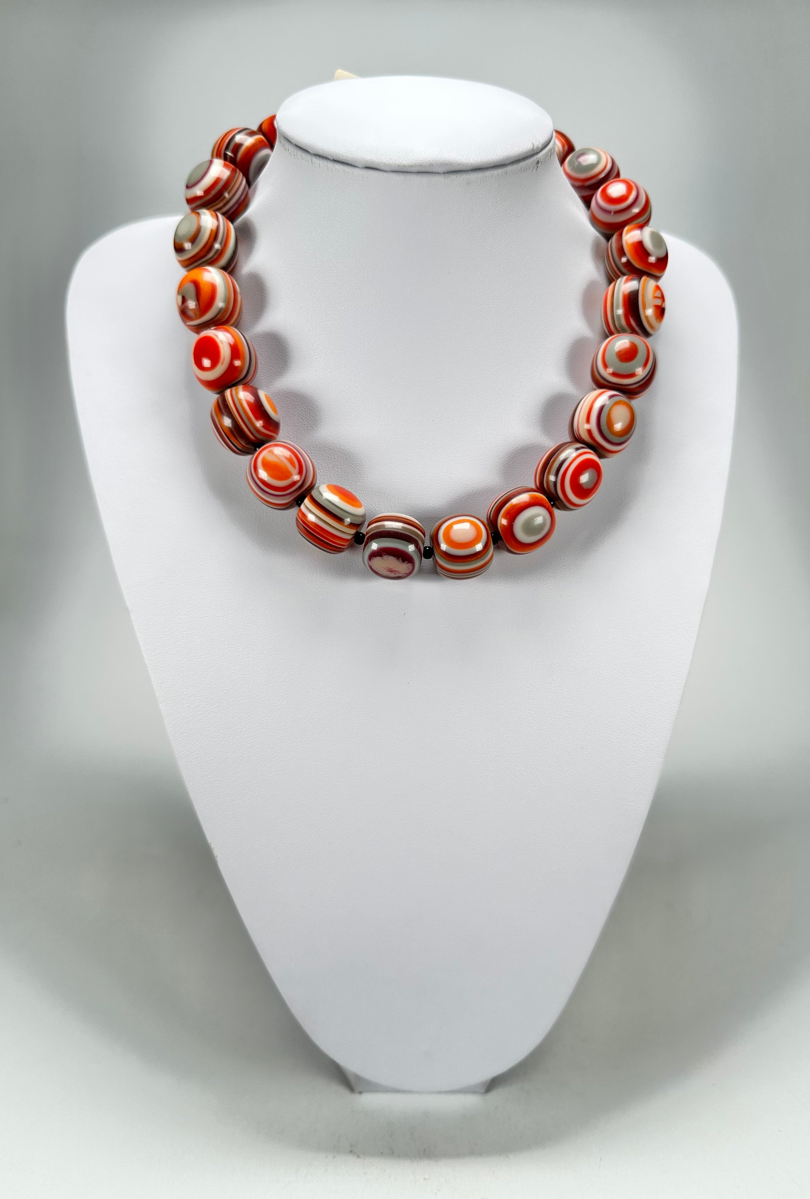 Jackie Brazil "Cat Eyes" Orange Mix Liquorice Balls Resin Necklace 50cm ( N0894 )