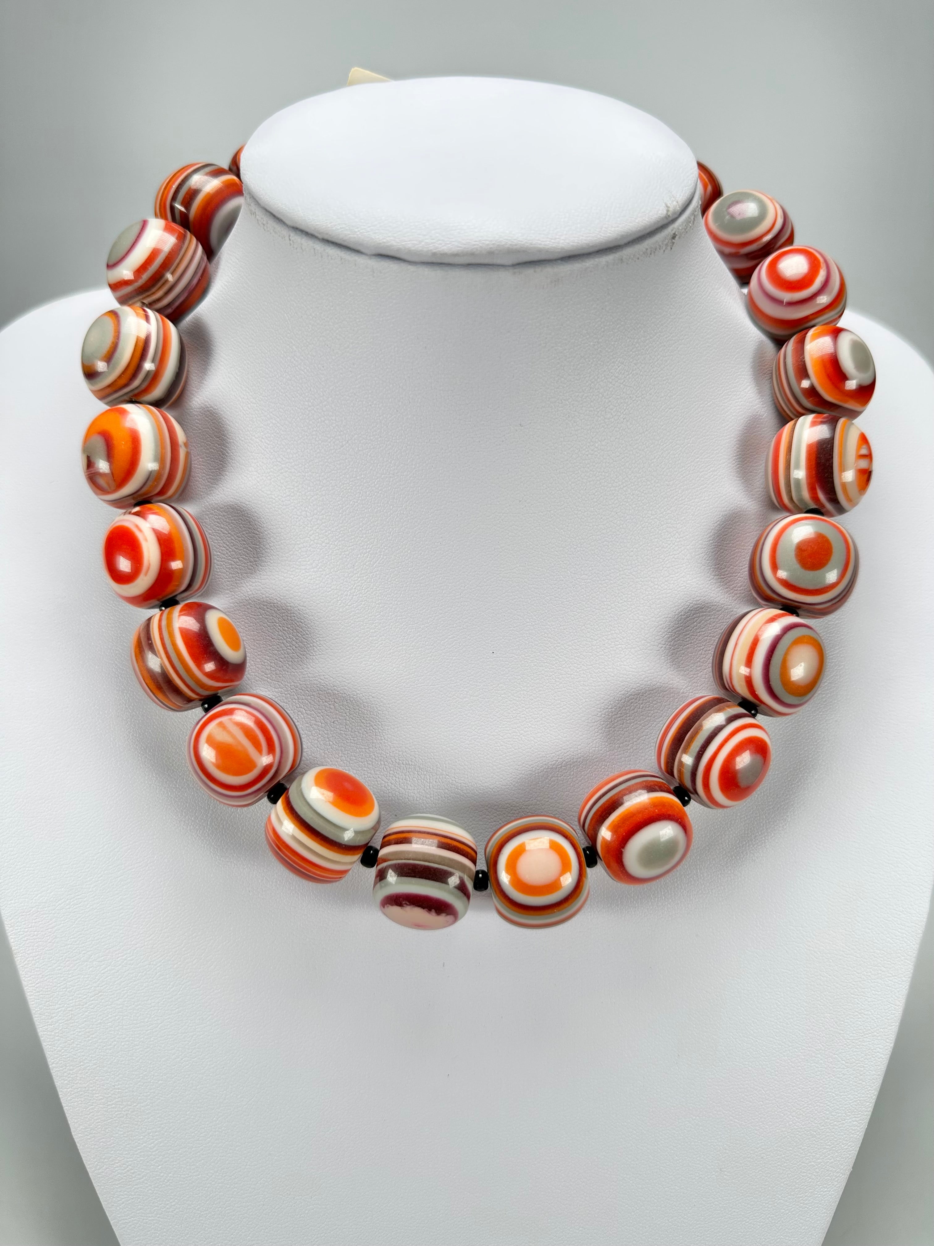 Jackie Brazil "Cat Eyes" Orange Mix Liquorice Balls Resin Necklace 50cm ( N0894 )