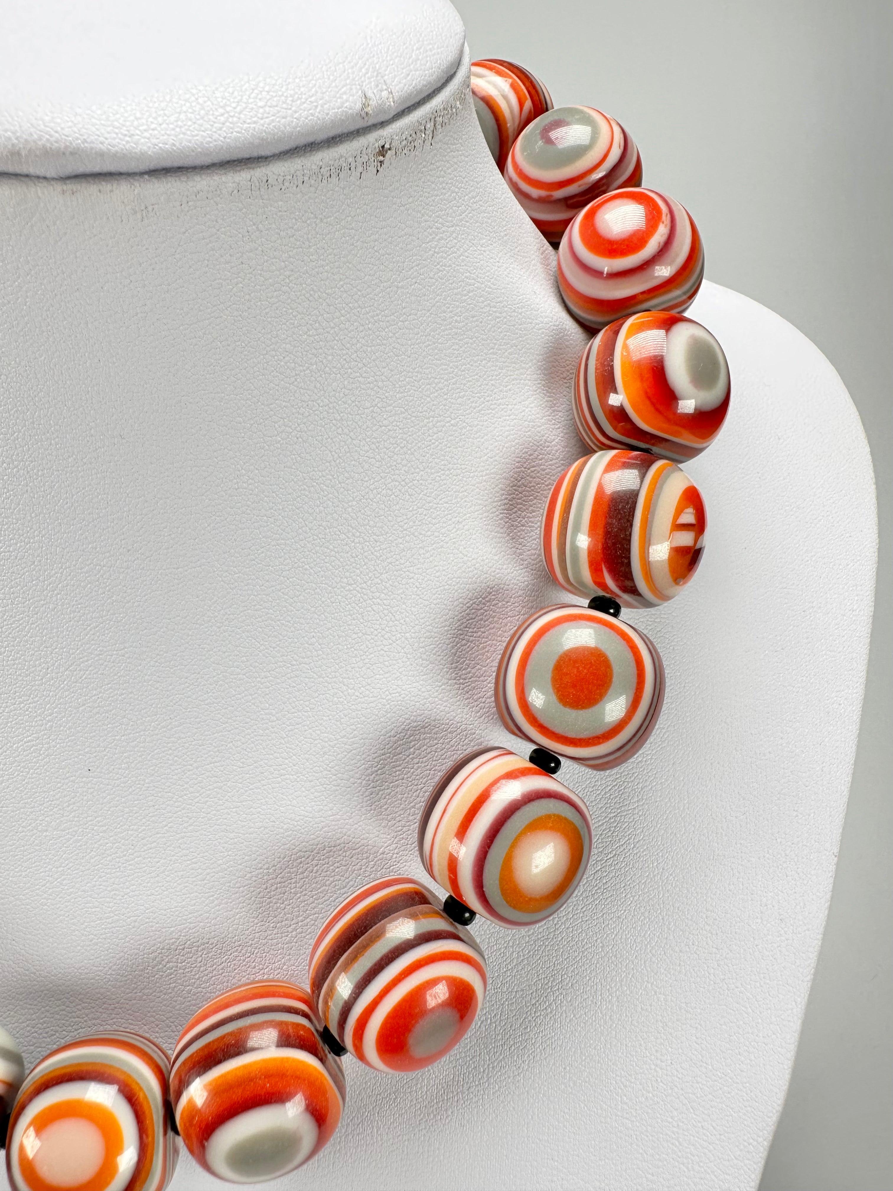 Jackie Brazil "Cat Eyes" Orange Mix Liquorice Balls Resin Necklace 50cm ( N0894 )