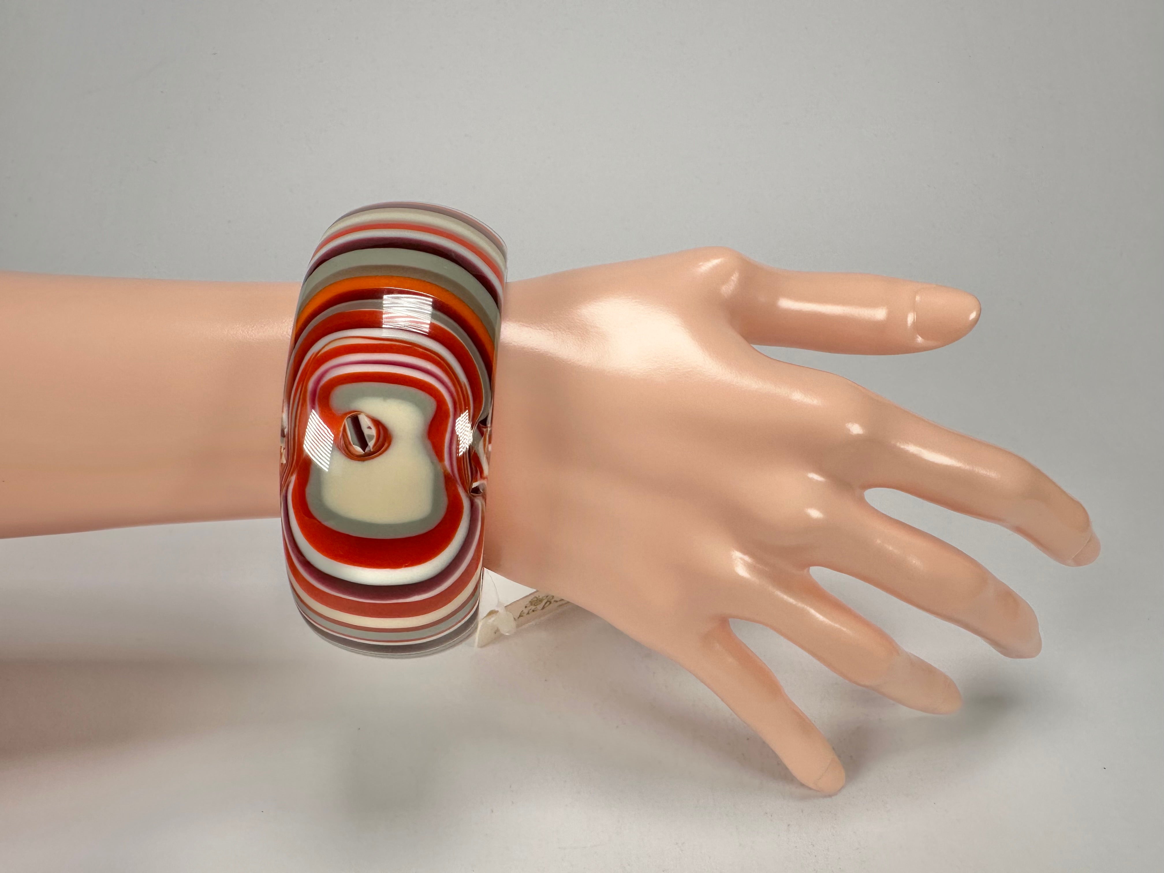 Jackie Brazil "All Sorts "Liquorice w/Cat Eye Orange Mix 3.4cm Bangle ( B2444 )