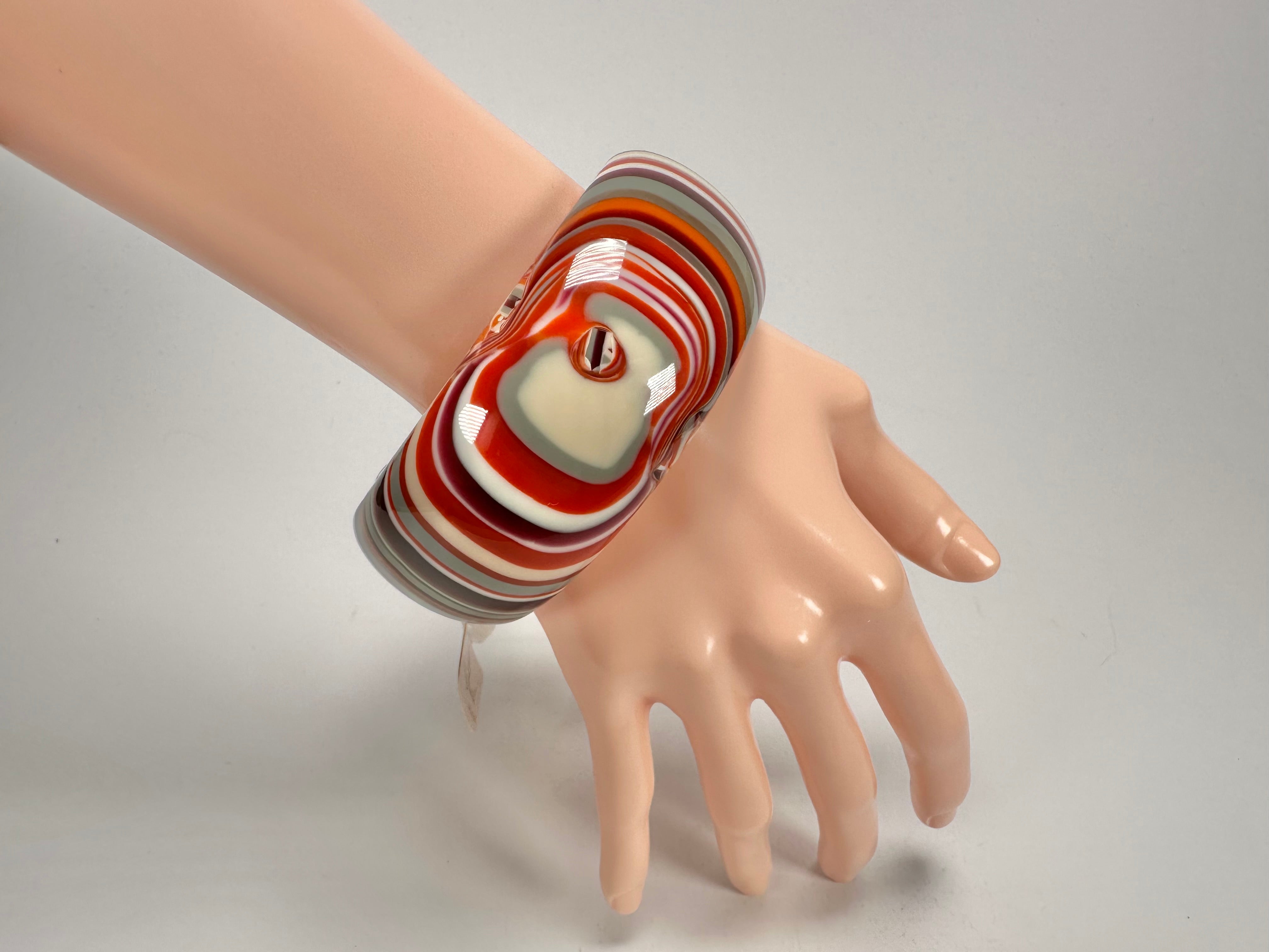 Jackie Brazil "All Sorts "Liquorice w/Cat Eye Orange Mix 3.4cm Bangle ( B2444 )