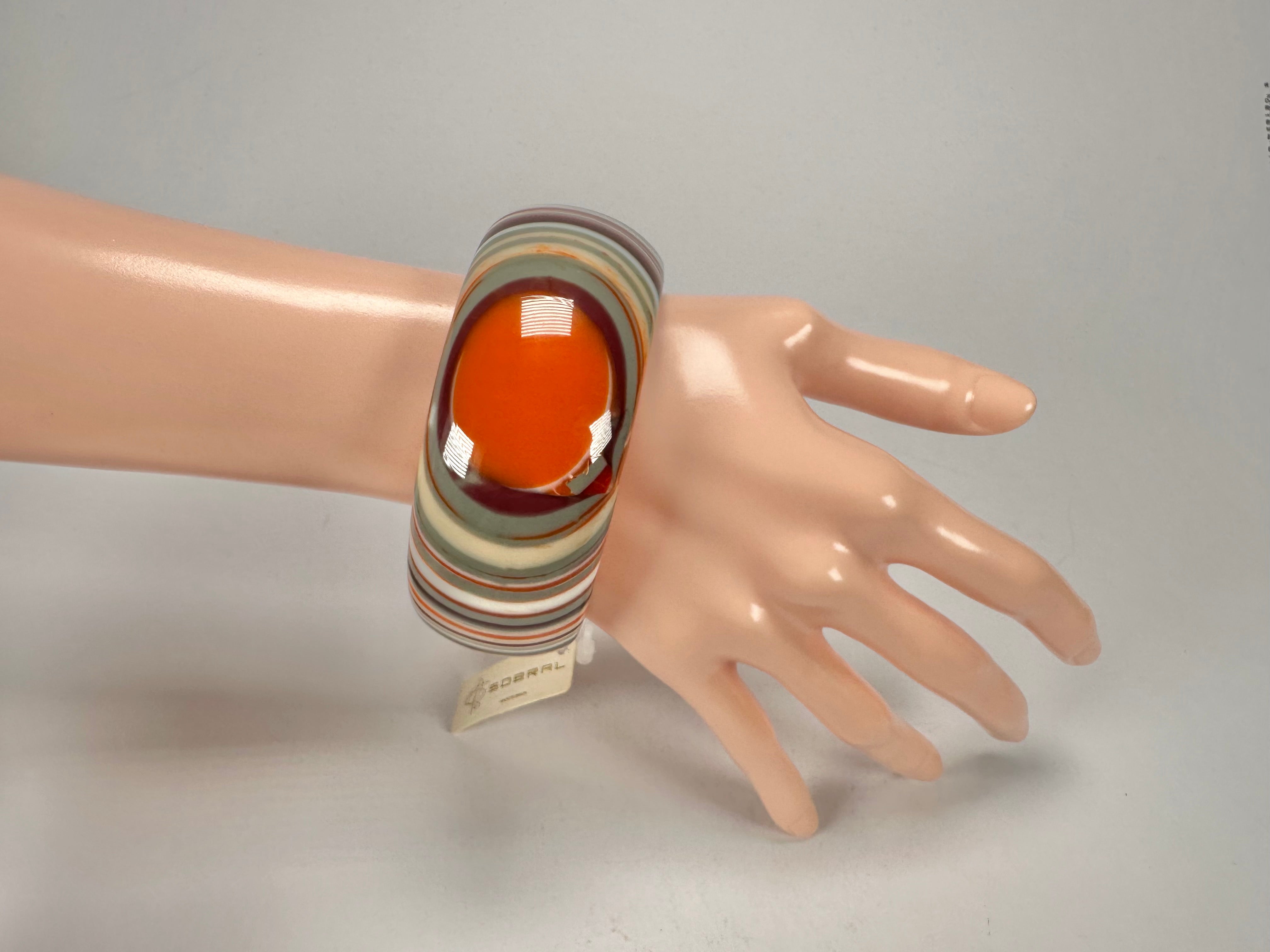 Jackie Brazil "All Sorts "Liquorice w/Cat Eye Orange Mix 3.4cm Bangle ( B2444 )