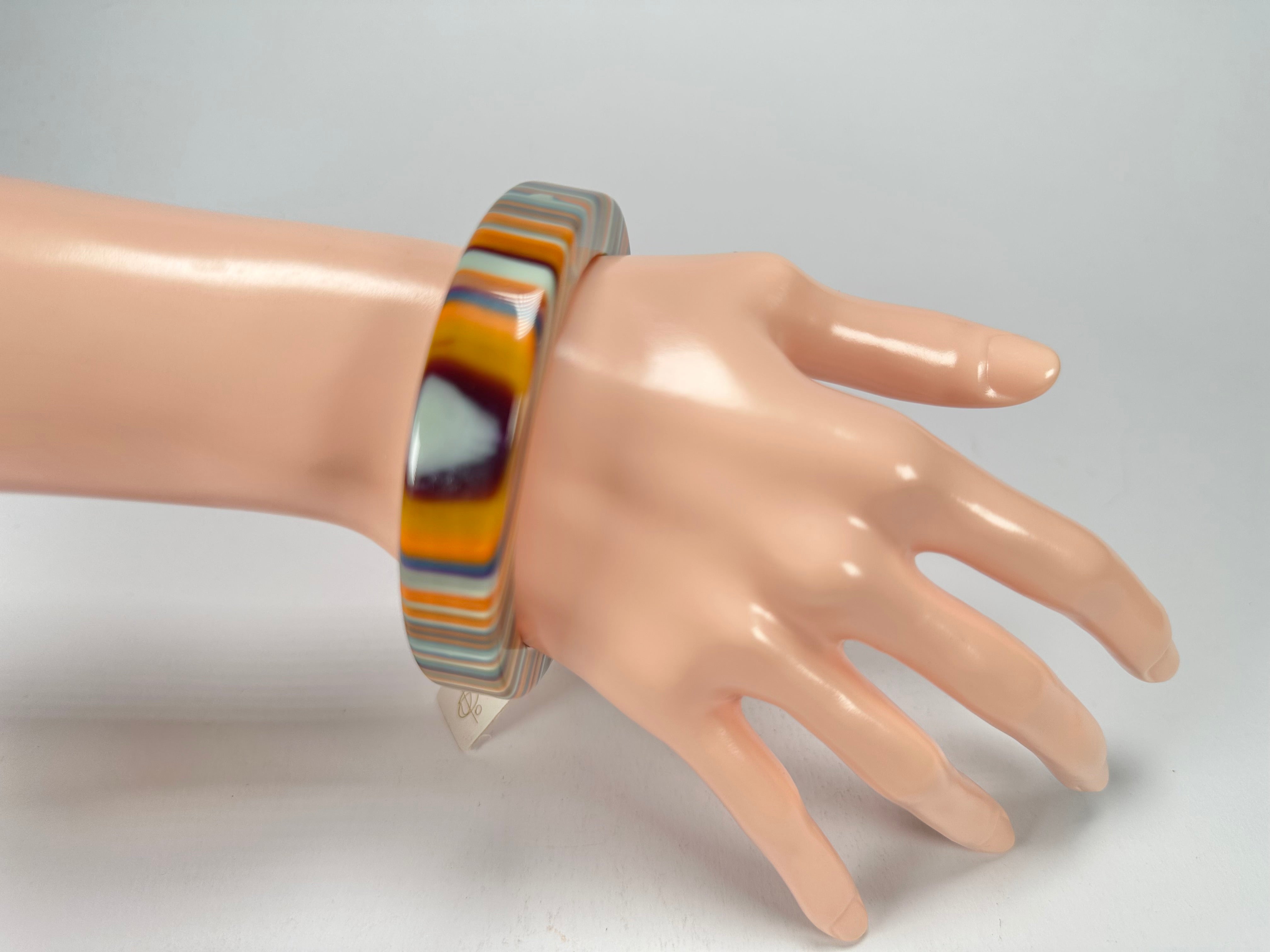Jackie Brazil "Cat Eye" Liquorice Allsorts with Cat Eye Winter Colour 1.3cm Resin Bangle ( B1034 )