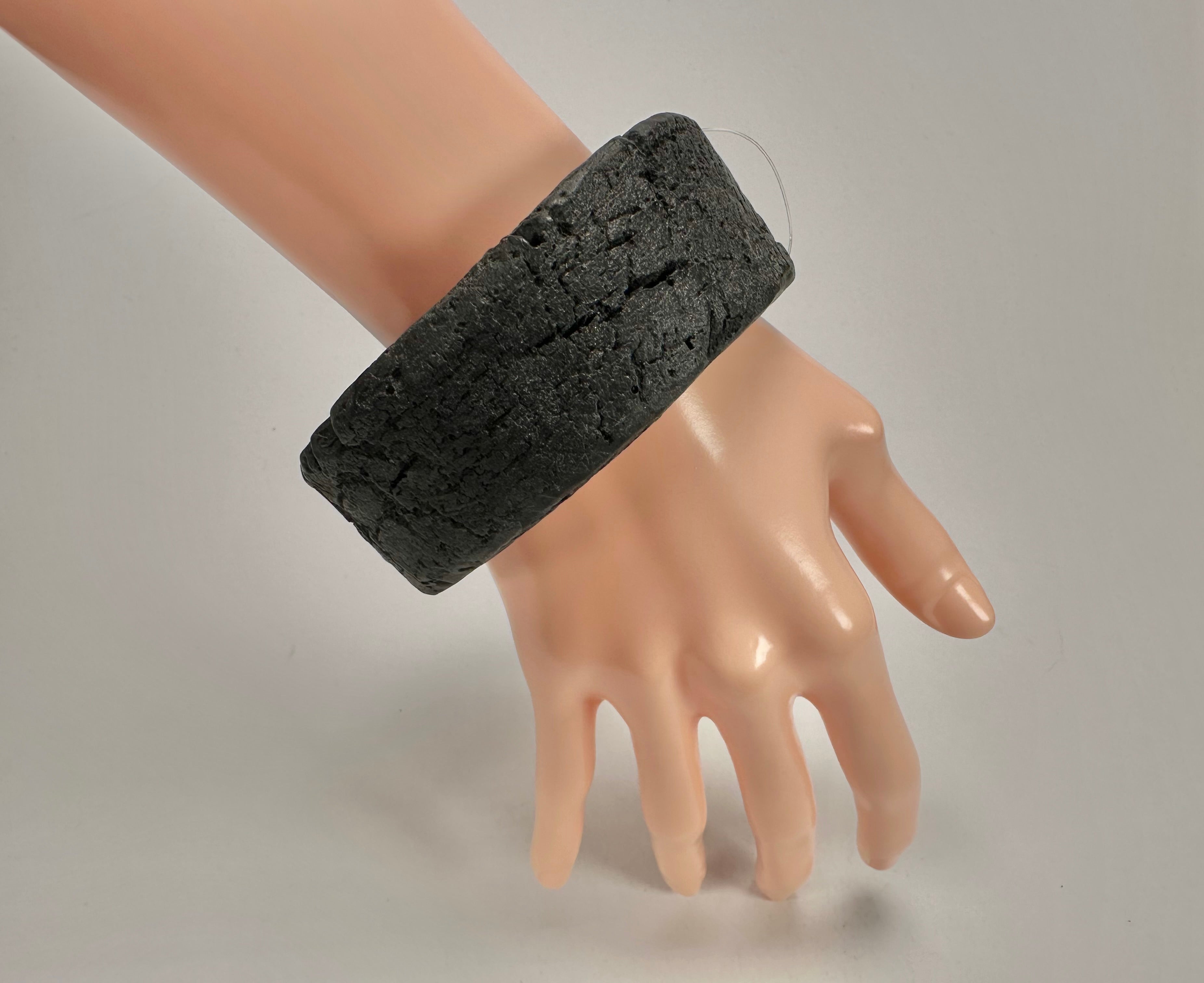 Jackie Brazil "Dark Black" Charcoal Donut Solid Round Medium Bangle ( B2876 )