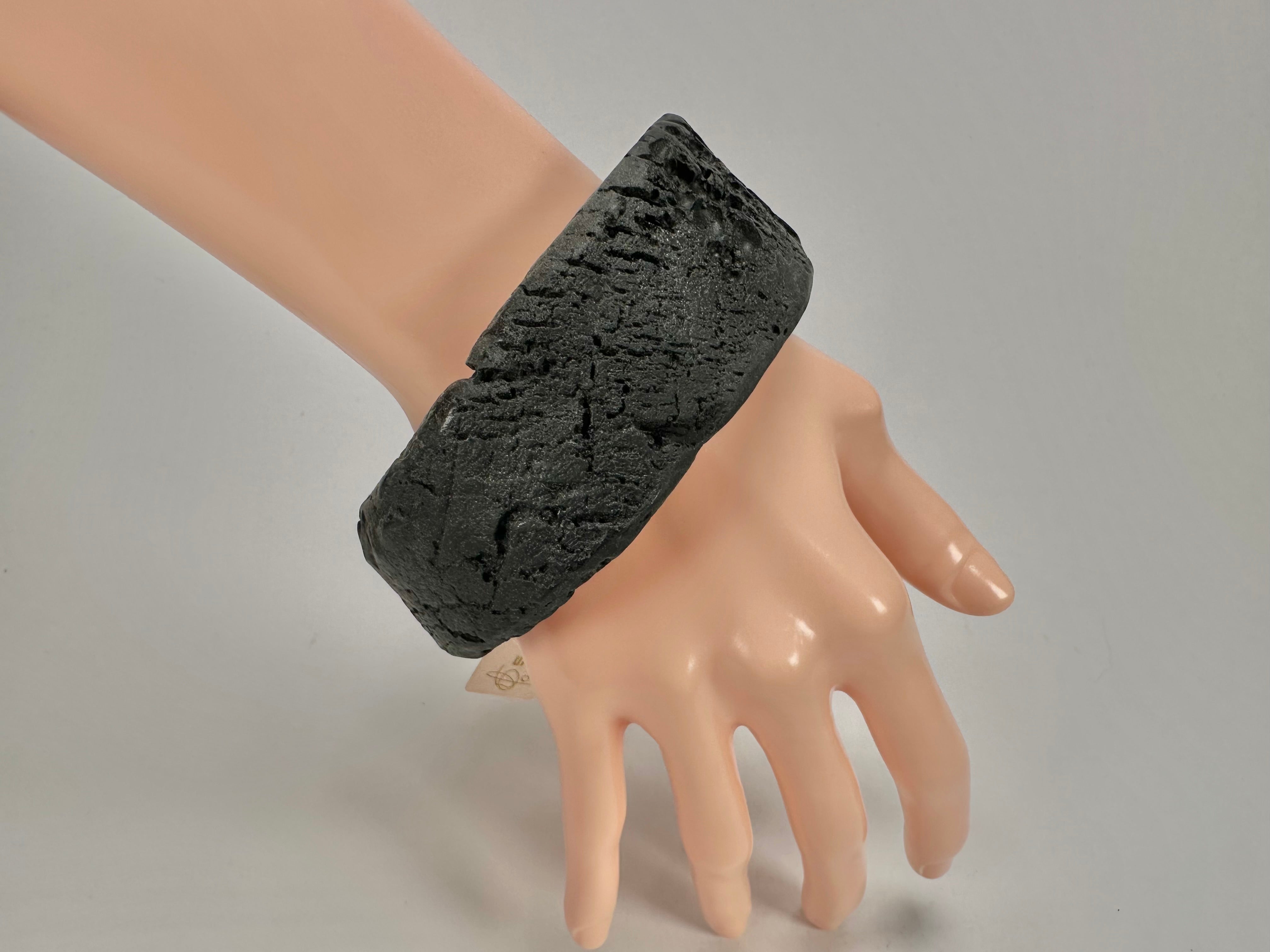 Jackie Brazil "Dark Black" Charcoal Donut Solid Round Medium Bangle ( B2876 )