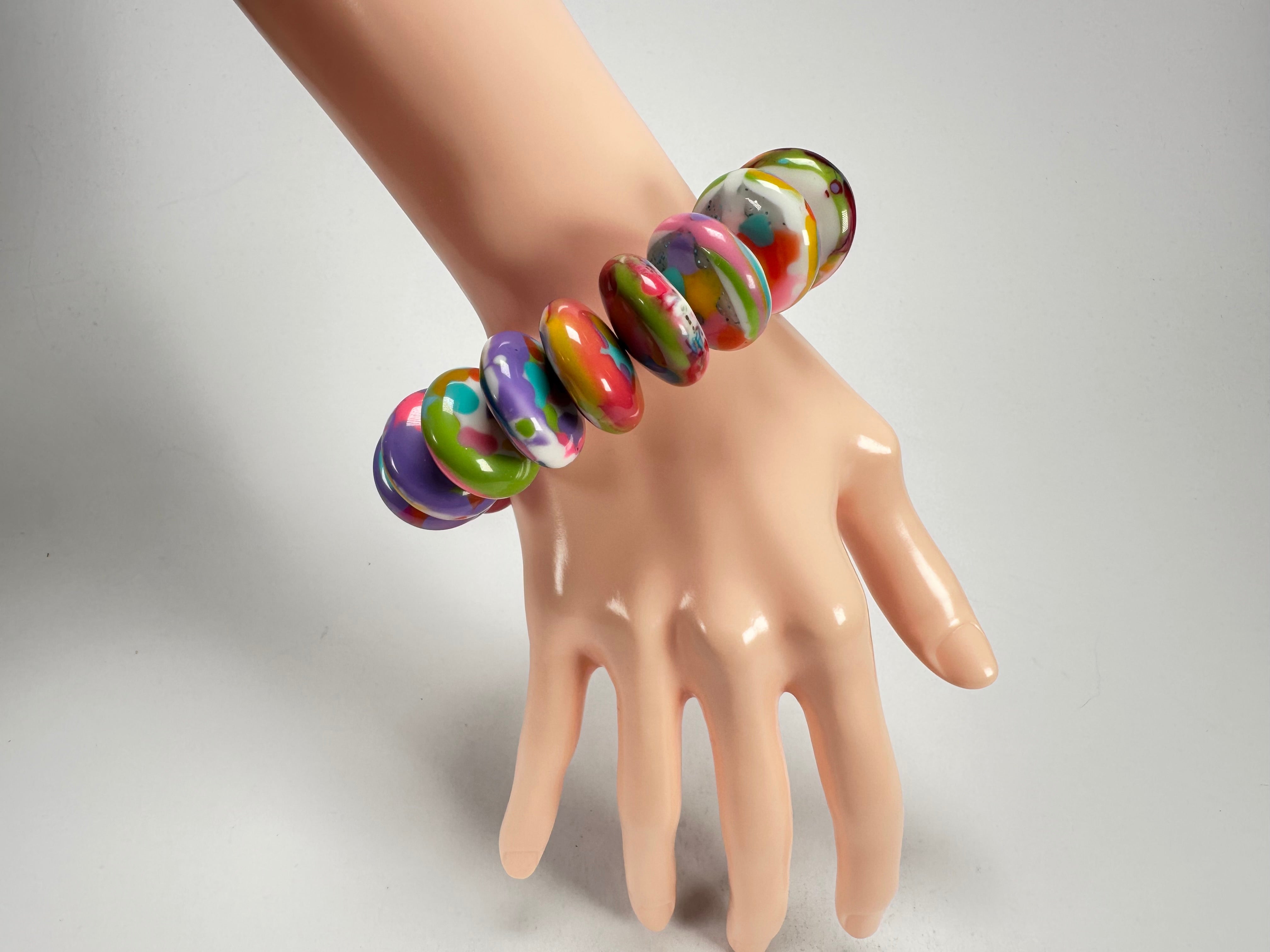 Jackie Brazil "Ana" Kandinsky Elasticated Wheels Resin Bracelet ( B0910 )