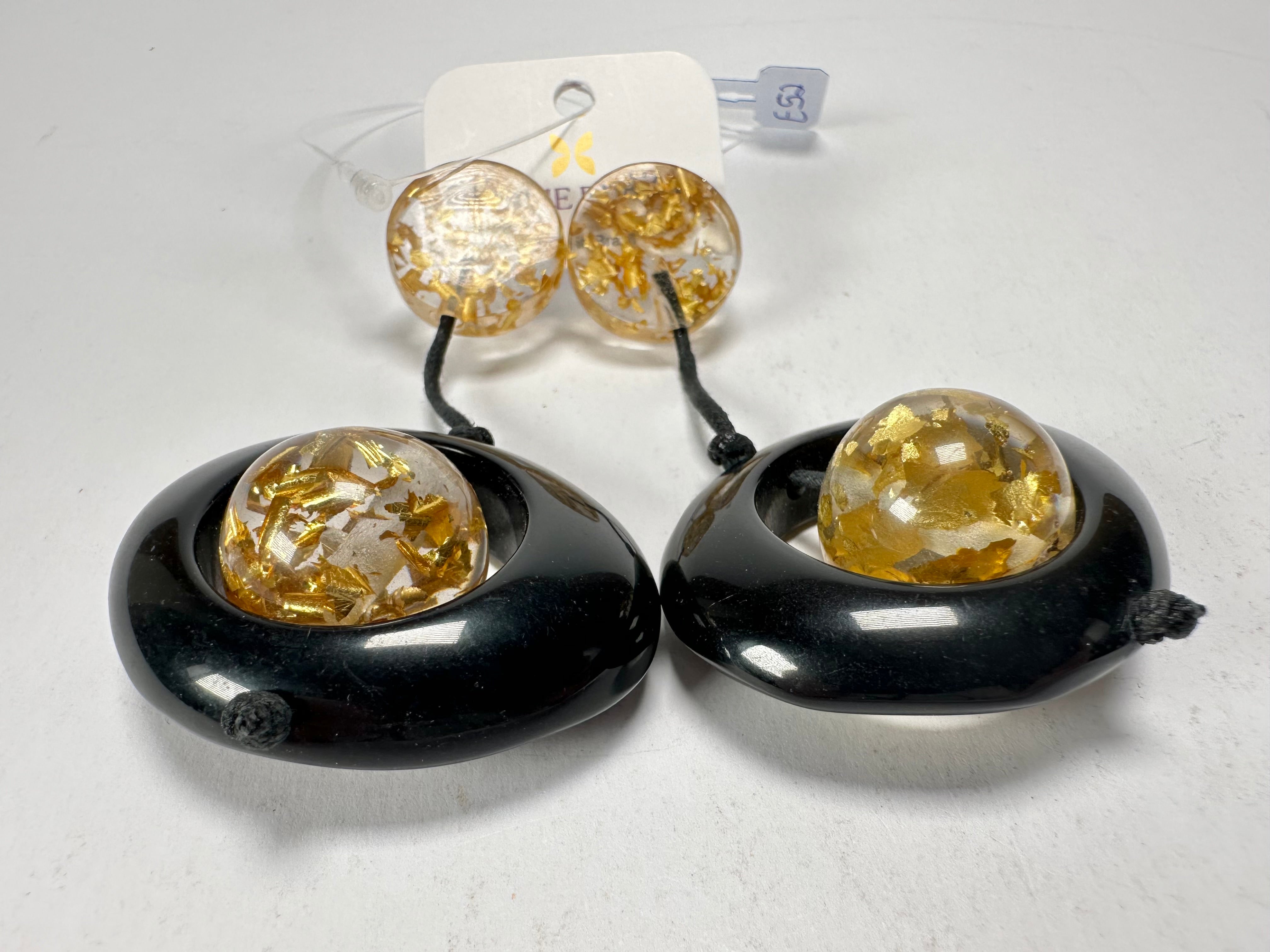 Jackie Brazil "Saturn" Black & Gold Flakes Disk & Ball on Cord Resin Earrings ( E0052 )