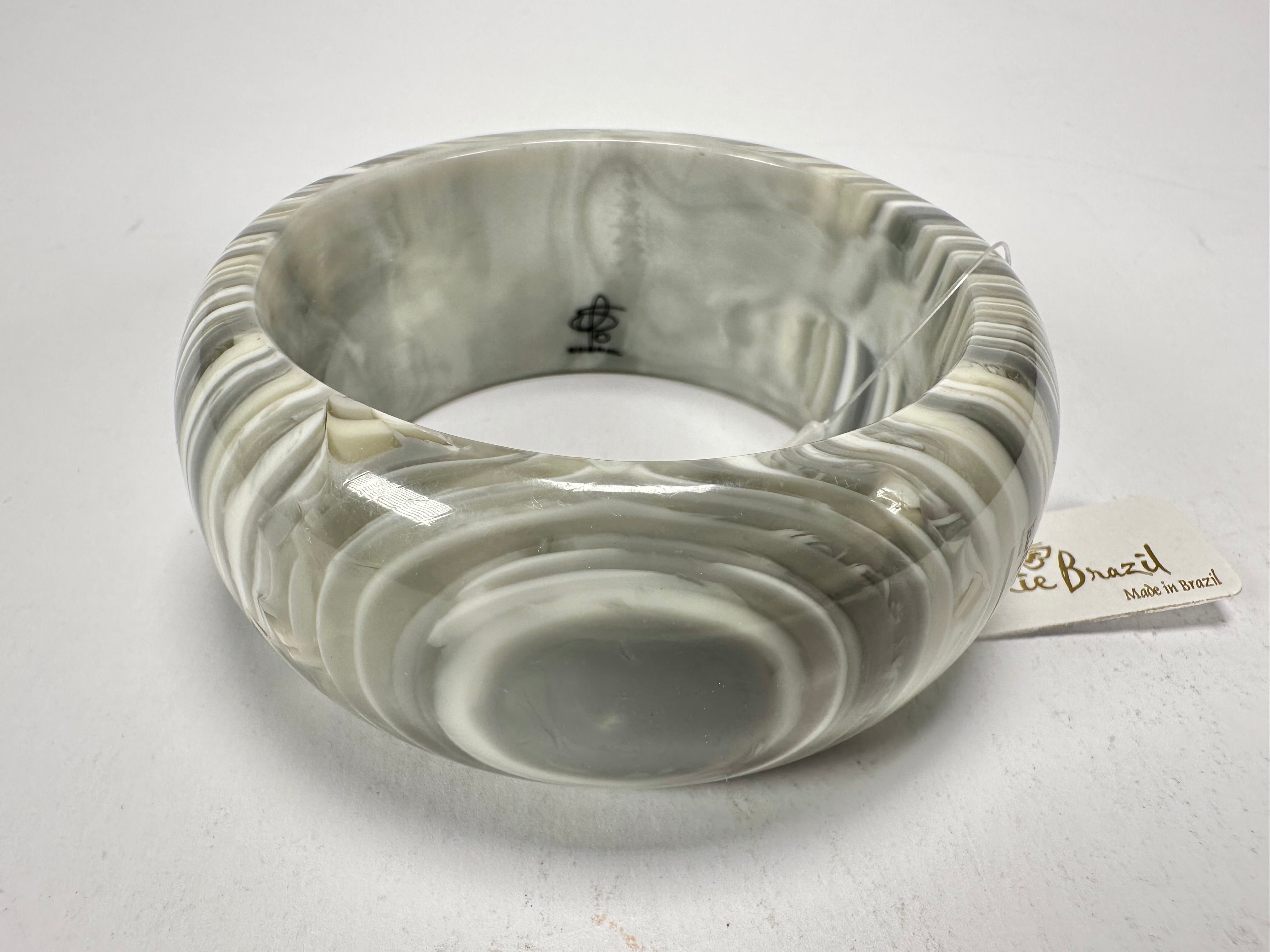 Jackie Brazil "All Sorts "Liquorice w/Cat Eye Cream Mix 3.4cm Bangle ( B2444 )