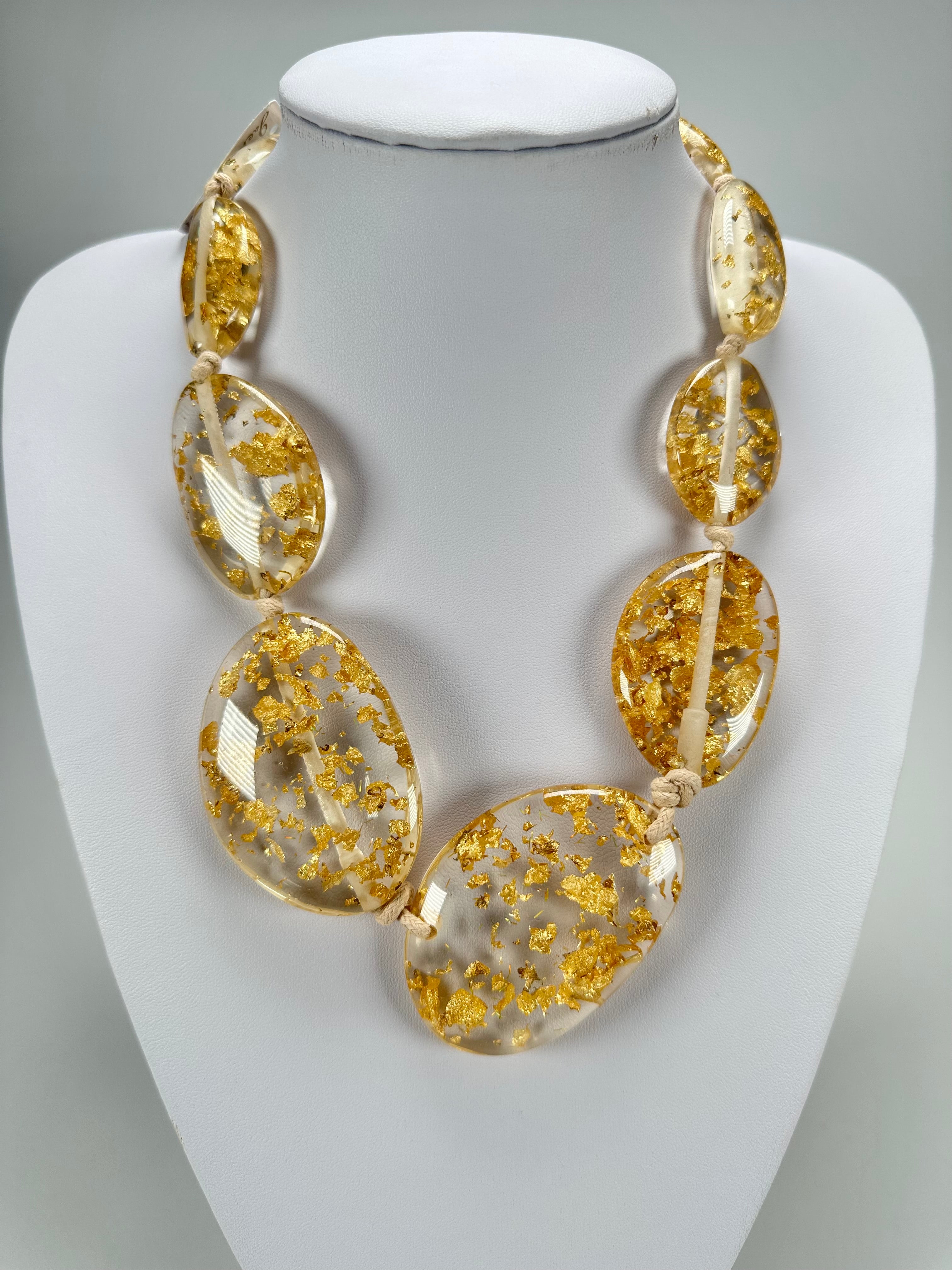 Jackie Brazil "Gold Flakes" Short Flat Riverstones 50cm Necklace ( N3616 )