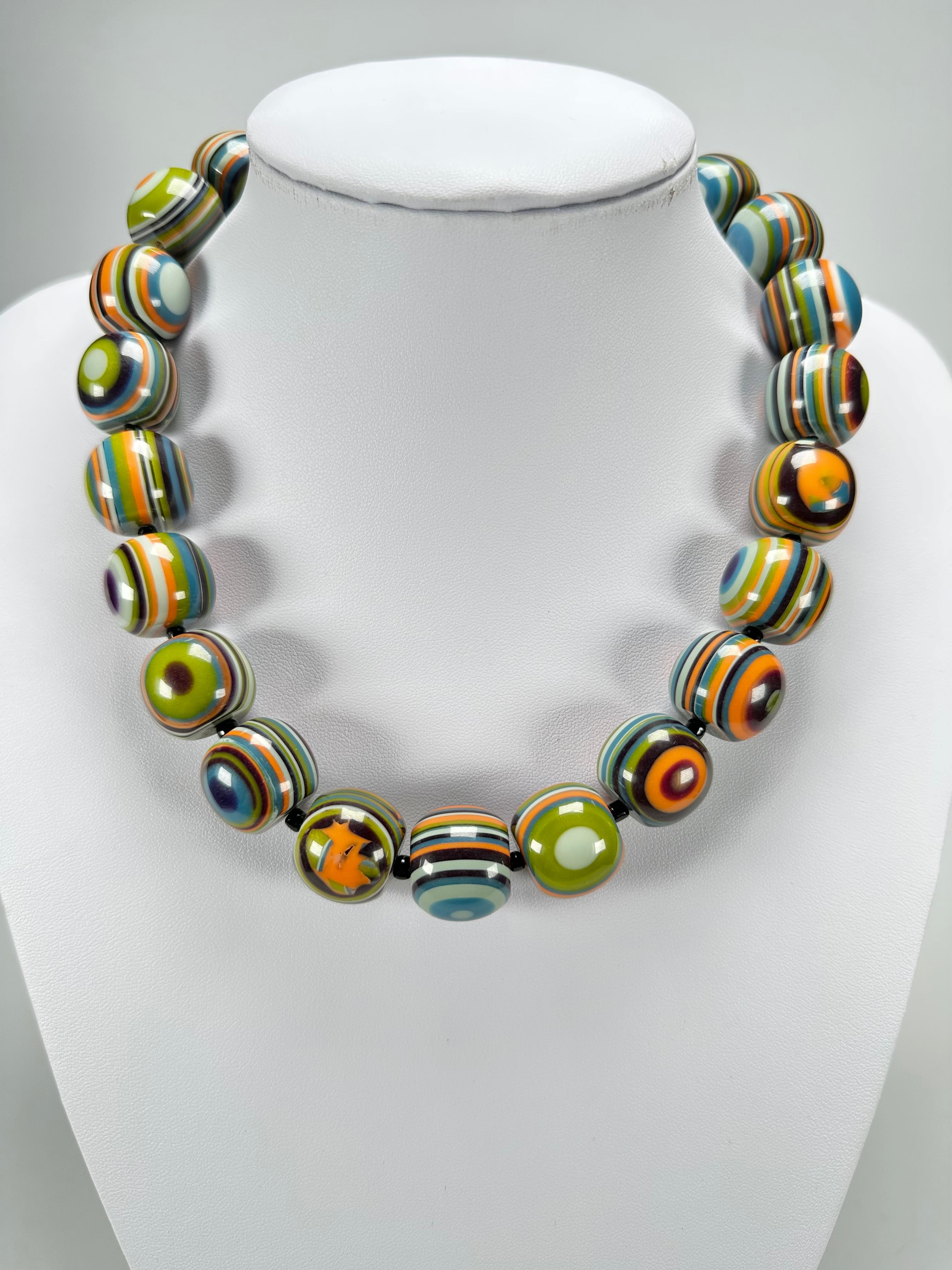 Jackie Brazil "Cat Eyes" Winter Mix Liquorice Balls Resin Necklace 50cm ( N0894 )