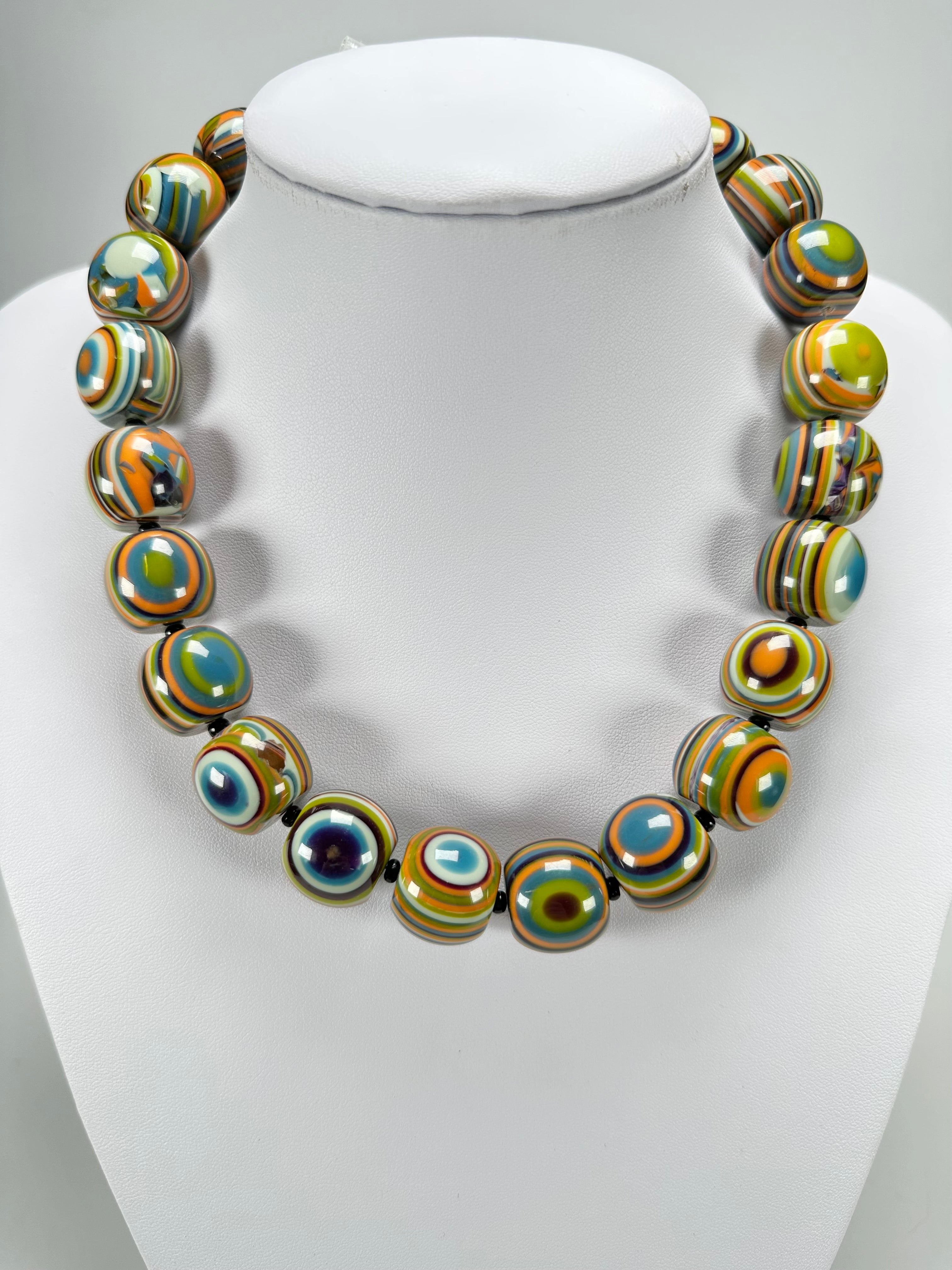 Jackie Brazil "Cat Eyes" Winter Mix Liquorice Balls Resin Necklace 50cm ( N0894 )