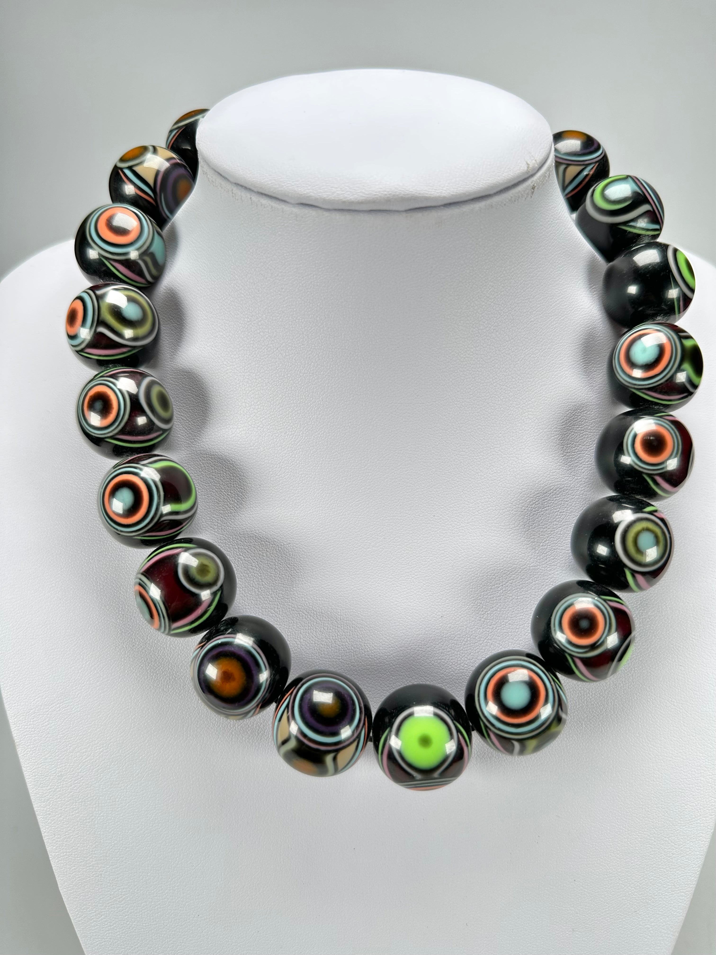 Jackie Brazil "Darning" Black Swirls Balls With Cat Eyes Choker Resin Necklace ( N3200 )