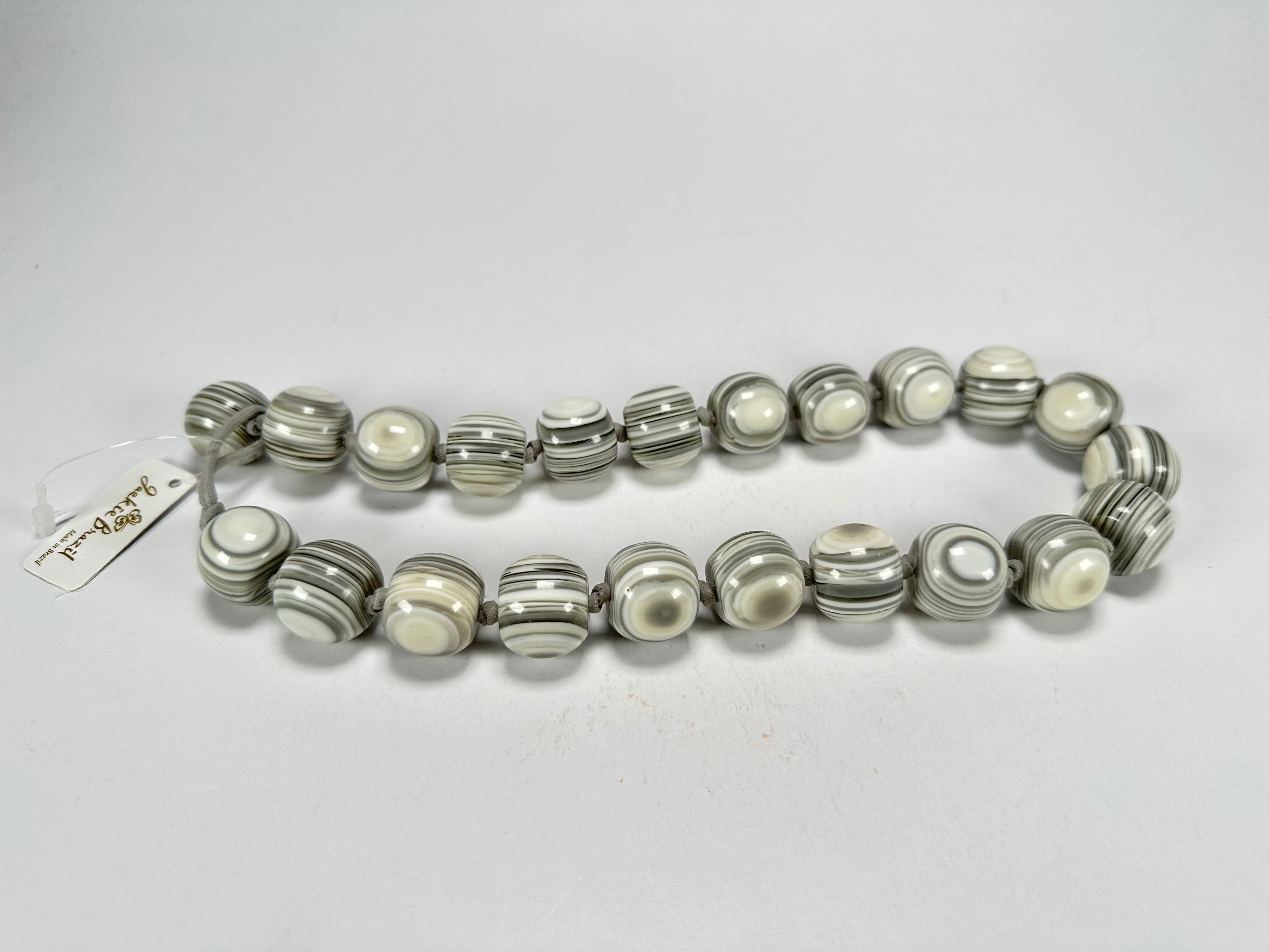 Jackie Brazil "Cat Eyes" Cream Mix Liquorice Balls Resin Necklace 50cm ( N0894 )