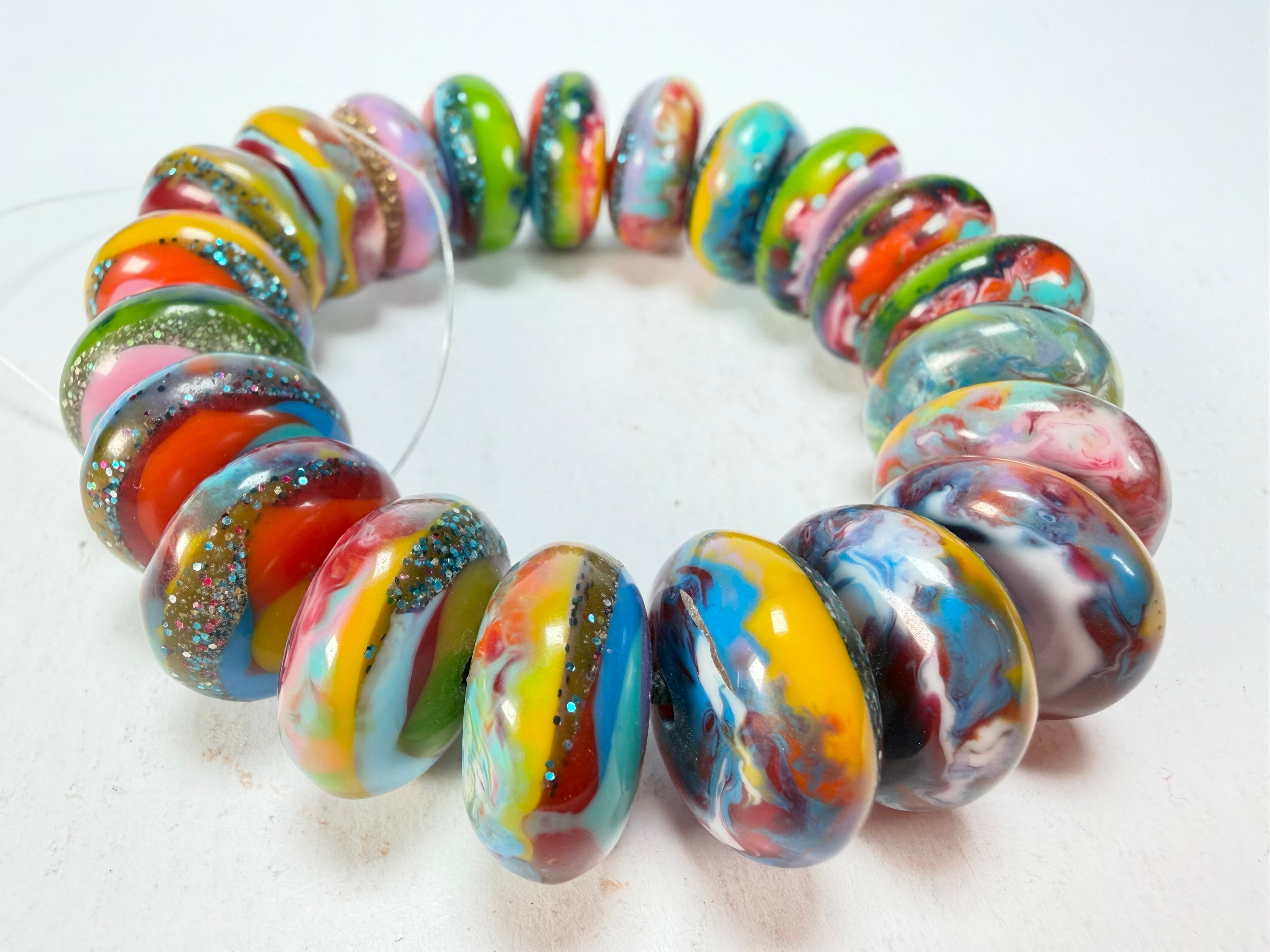 Jackie Brazil "Bela" Kandinsky Elasticated Mini Wheels Resin Bracelet ( B0920 )