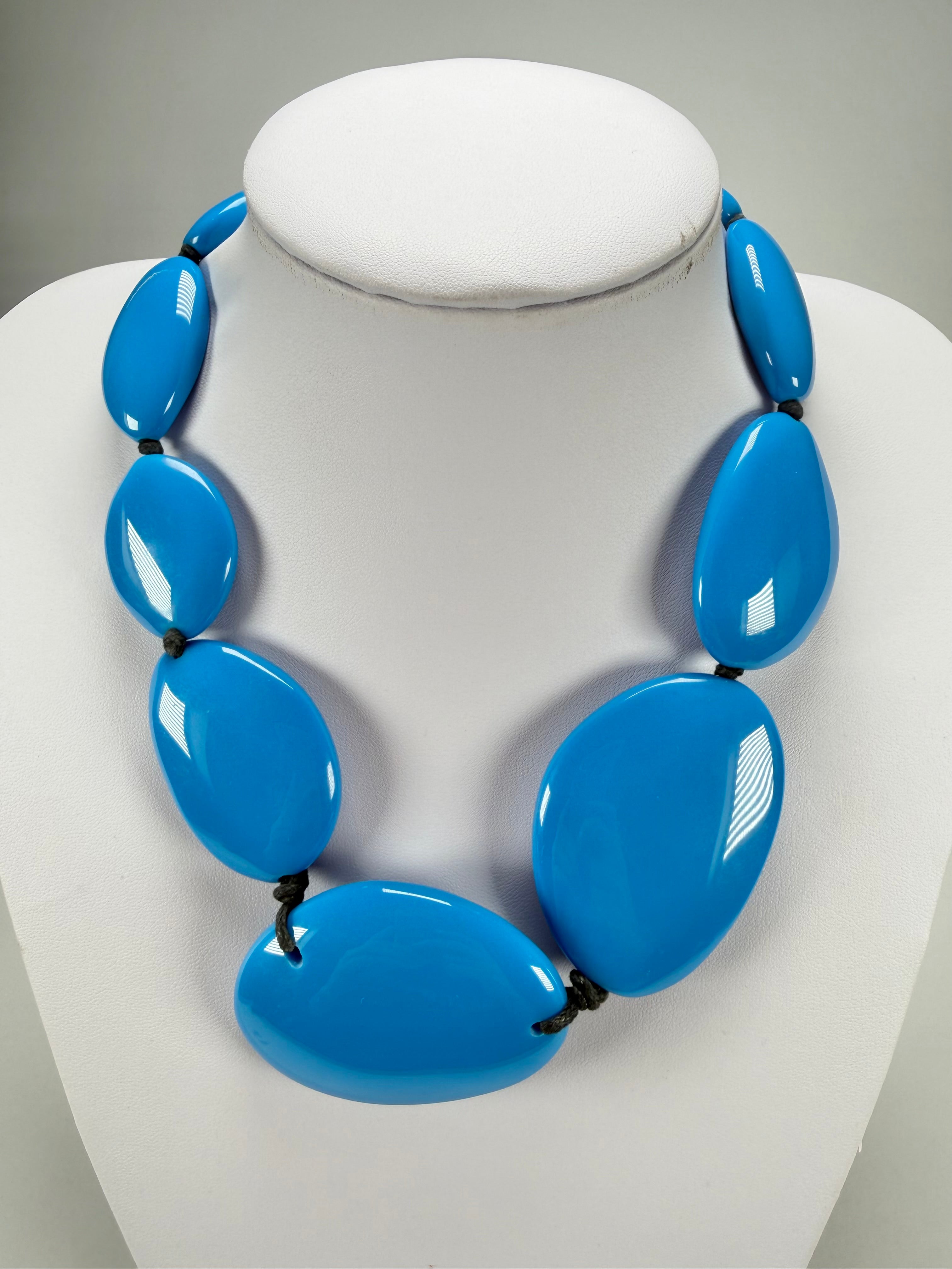 Jackie Brazil "Blue Gloss" Short Flat Riverstones 50cm Necklace ( N3616 )