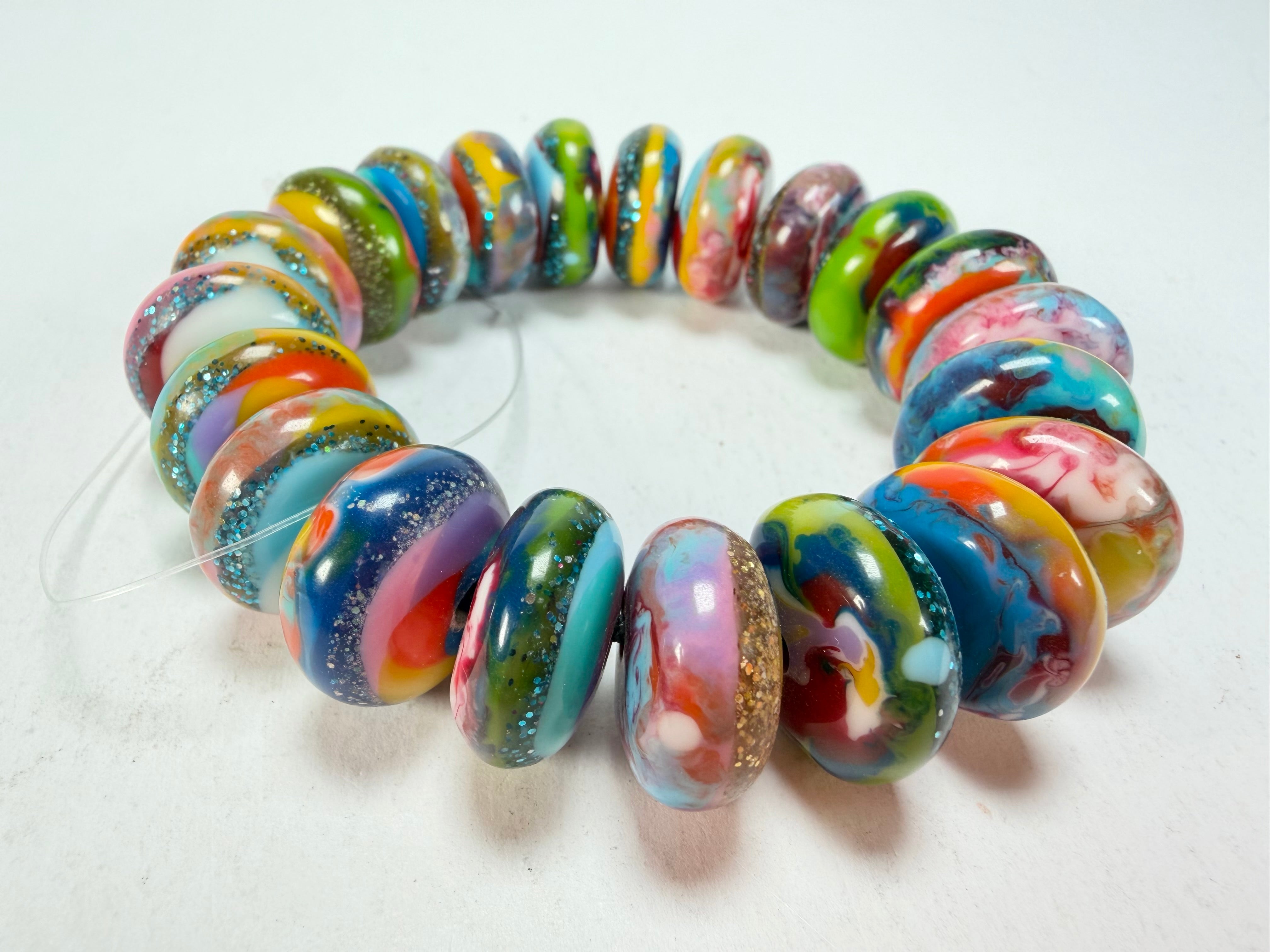 Jackie Brazil "Bela" Kandinsky Elasticated Mini Wheels Resin Bracelet ( B0920 )
