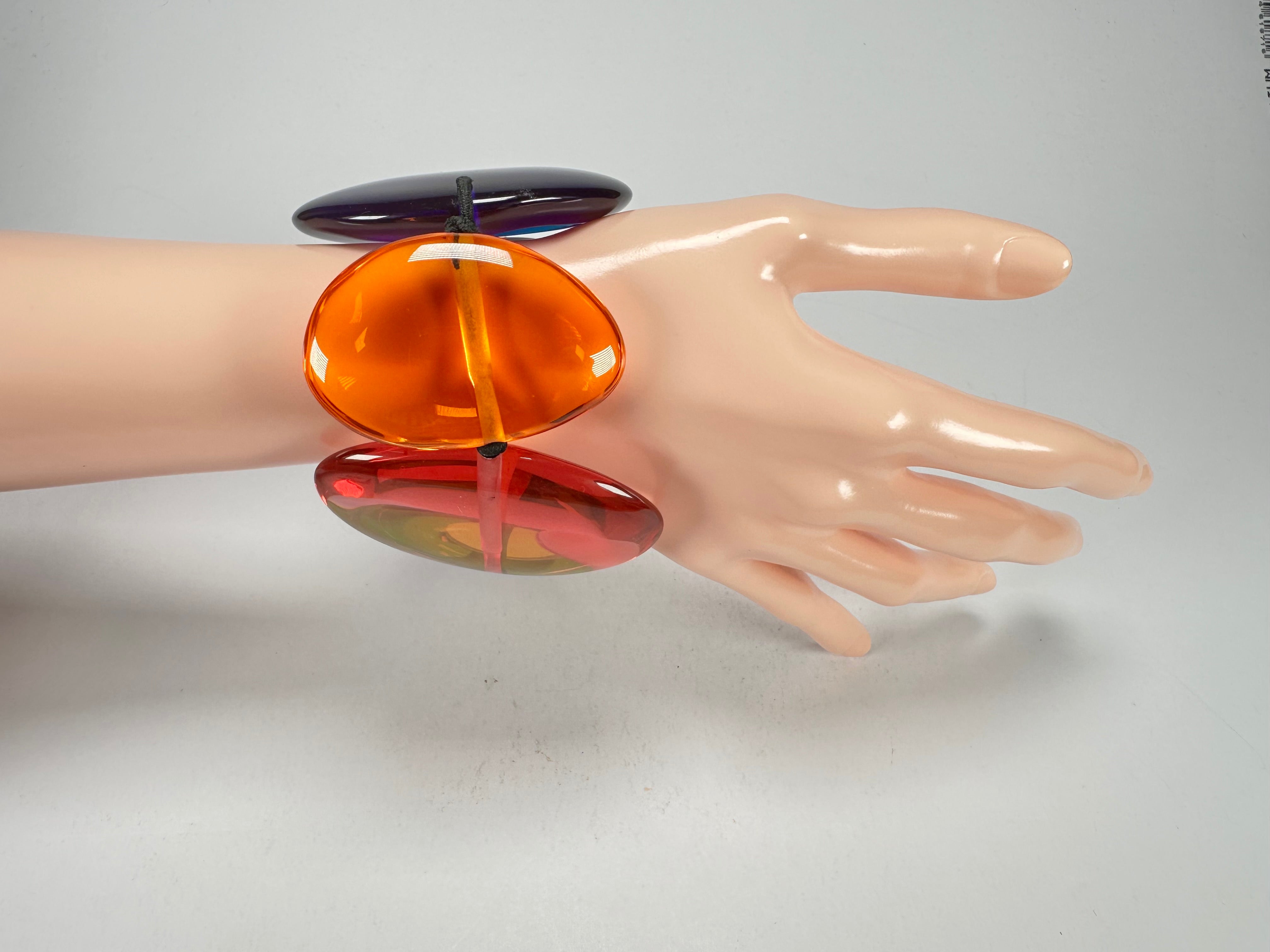 Jackie Brazil "Riverstones" Transparent Summer Mix Stone Large Flat Stones On Elastic Bracelet ( B3716 )