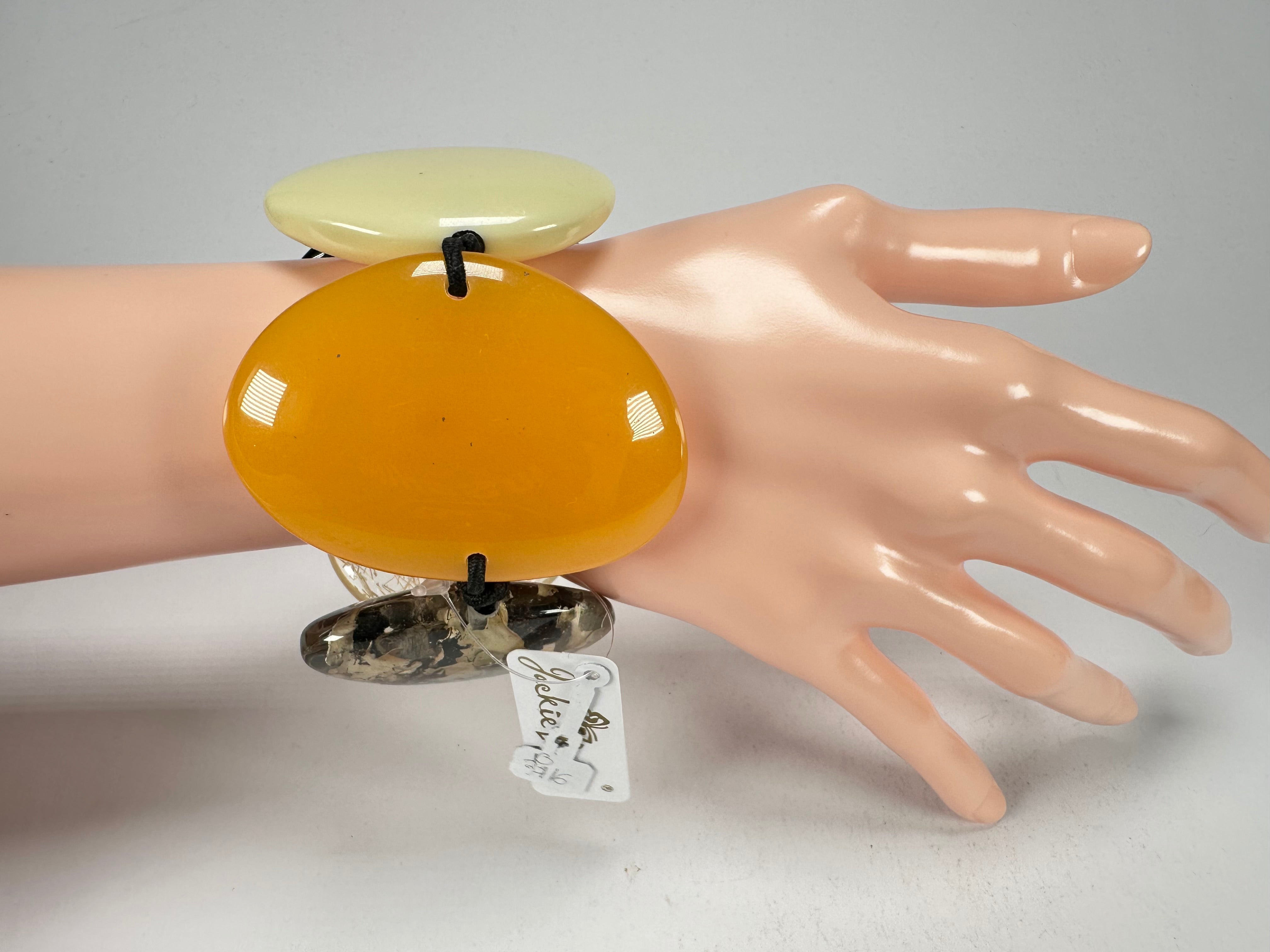 Jackie Brazil "Riverstones" Seasons Mix Stone Large Flat Stones On Elastic Bracelet ( B3716 )