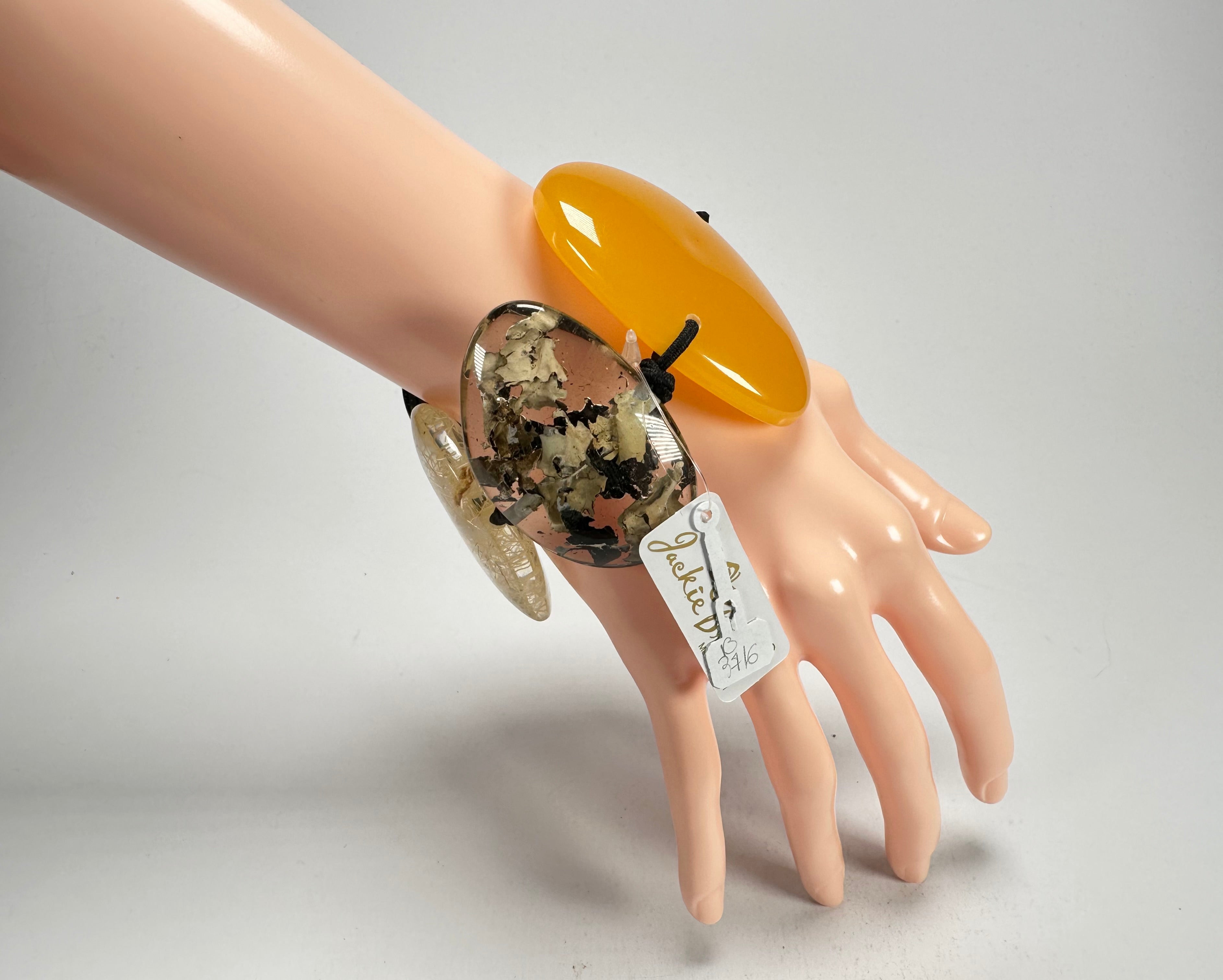 Jackie Brazil "Riverstones" Seasons Mix Stone Large Flat Stones On Elastic Bracelet ( B3716 )