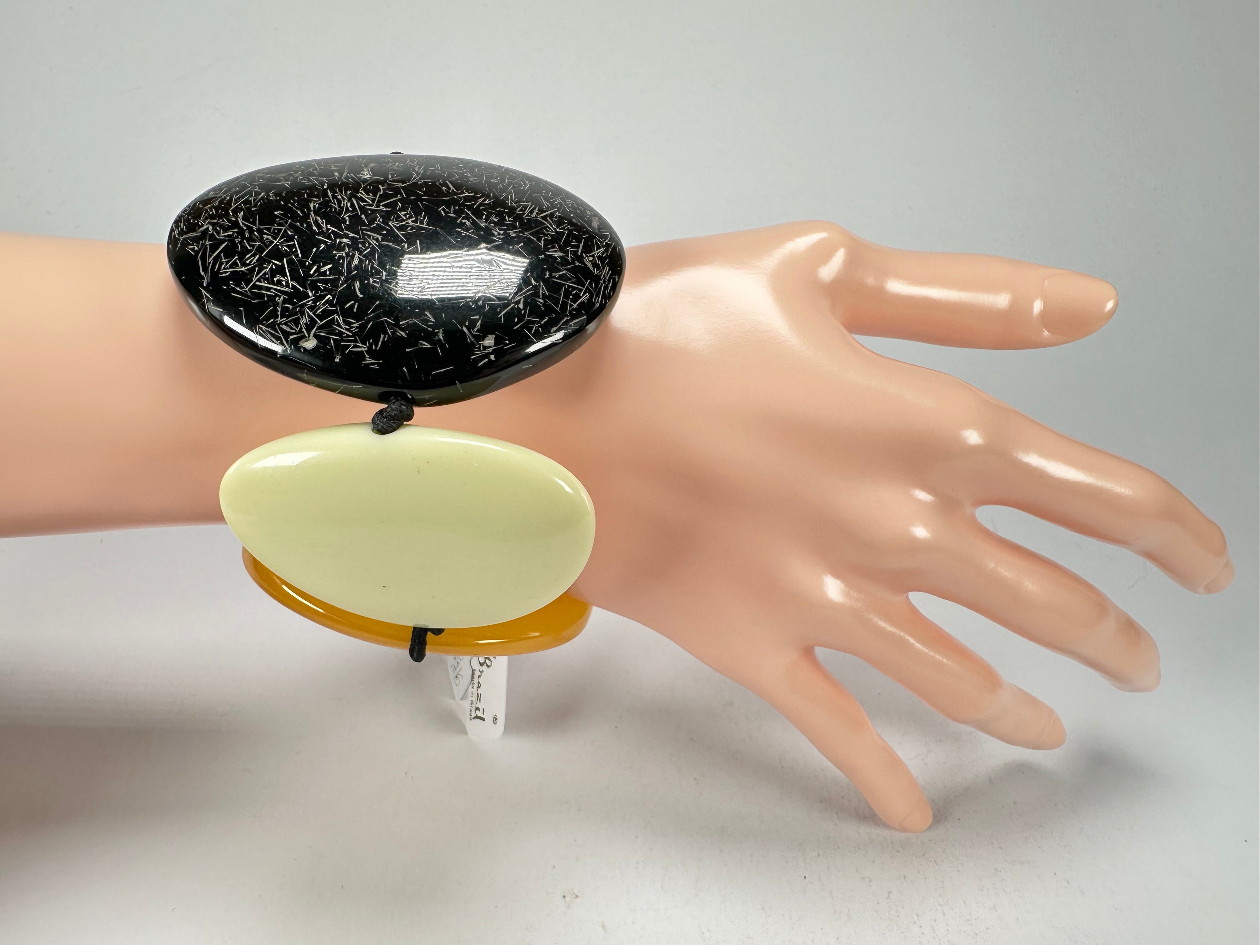 Jackie Brazil "Riverstones" Seasons Mix Stone Large Flat Stones On Elastic Bracelet ( B3716 )