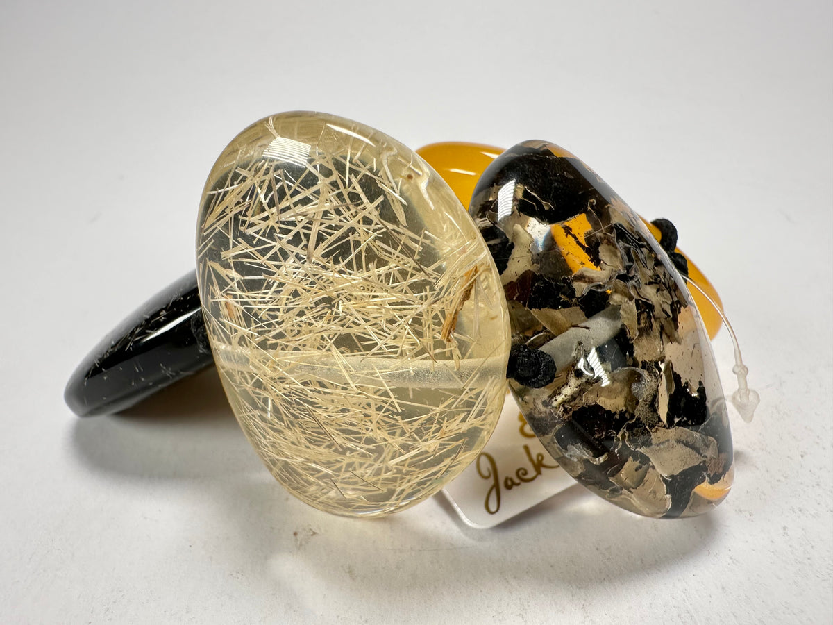 Jackie Brazil "Riverstones" Seasons Mix Stone Large Flat Stones On Elastic Bracelet ( B3716 )