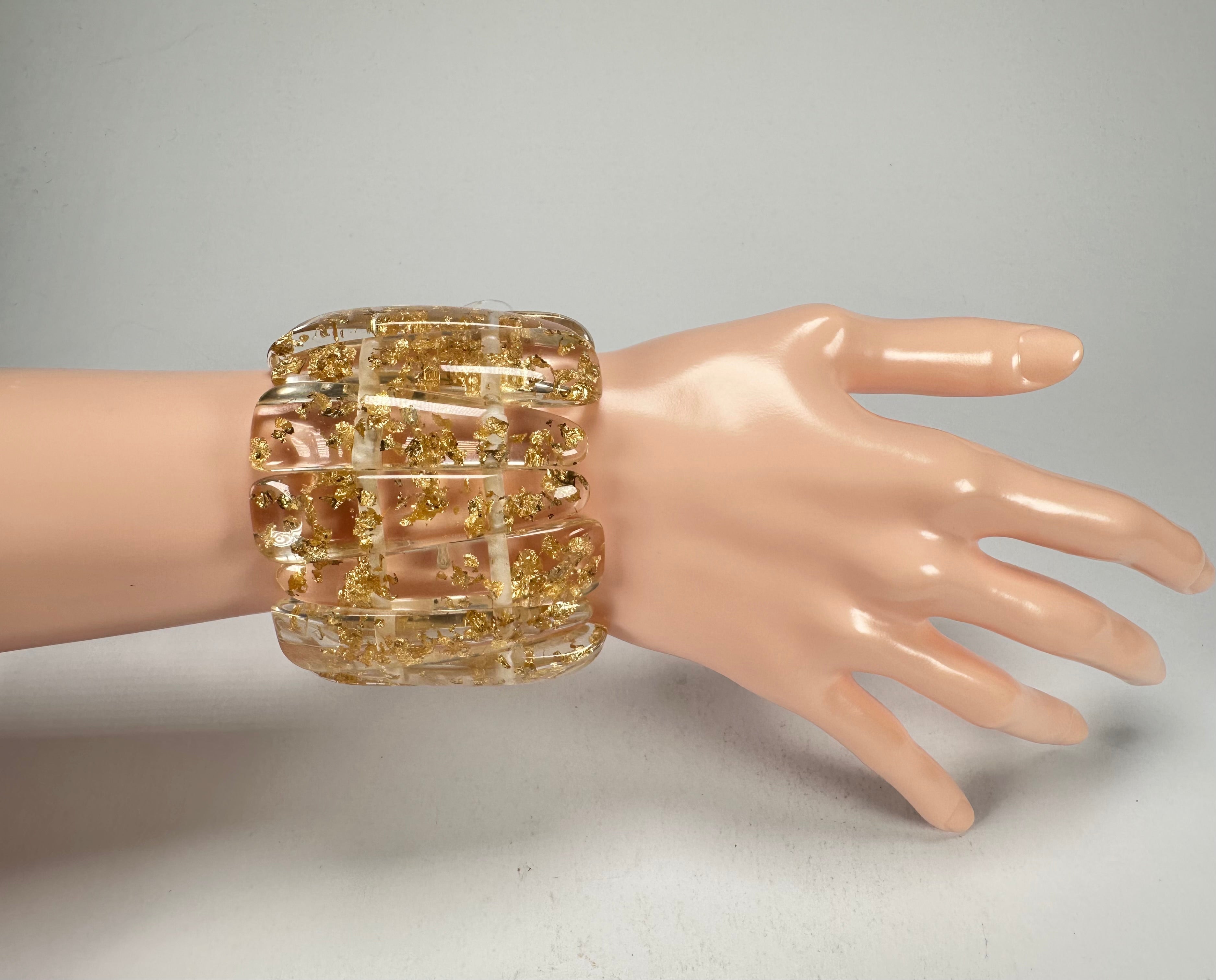 Jackie Brazil "Tulip" Gold Flakes Elasticated Bracelet ( B0026 )