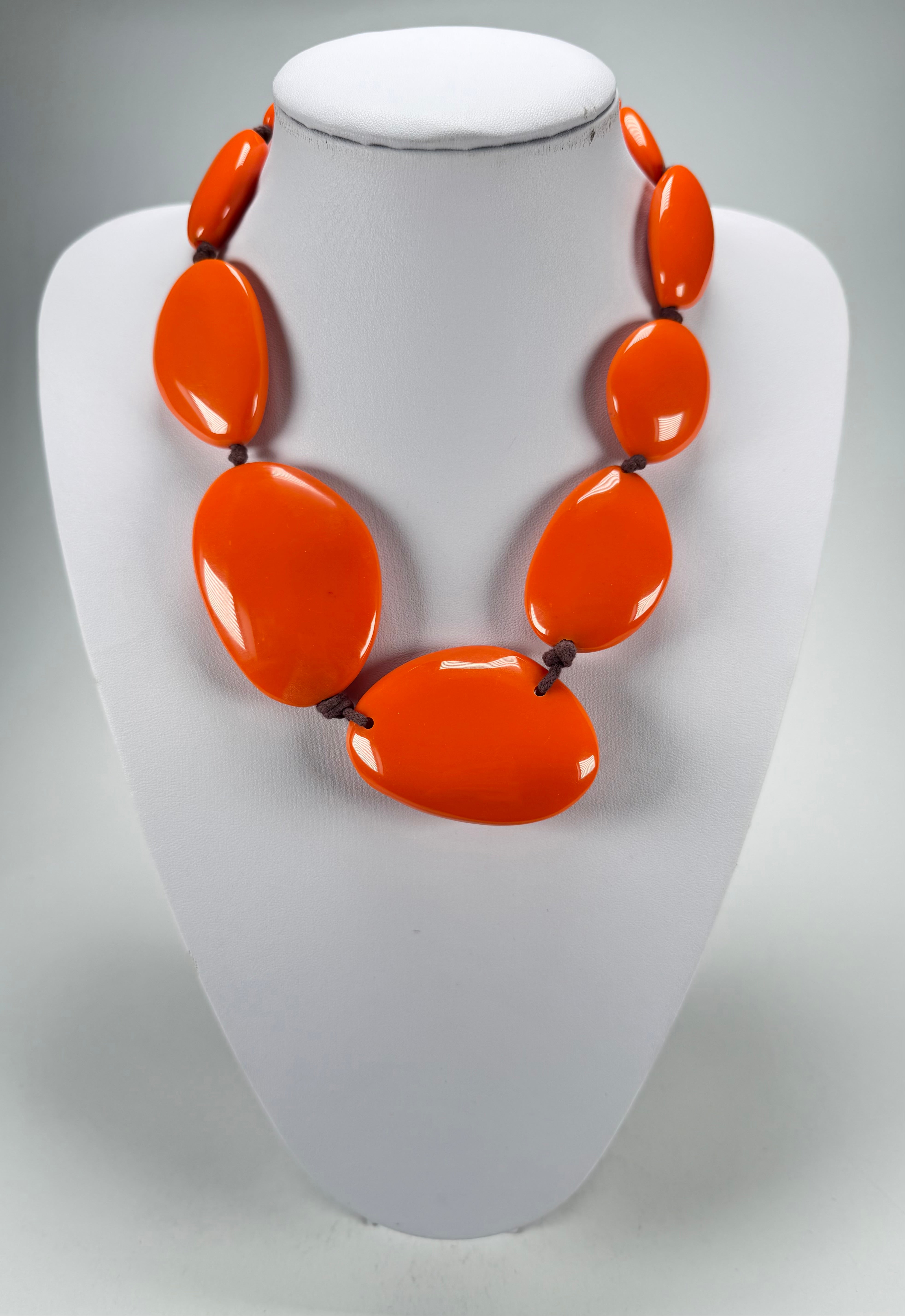 Jackie Brazil "Orange Gloss" Short Flat Riverstones 50cm Necklace ( N3616 )