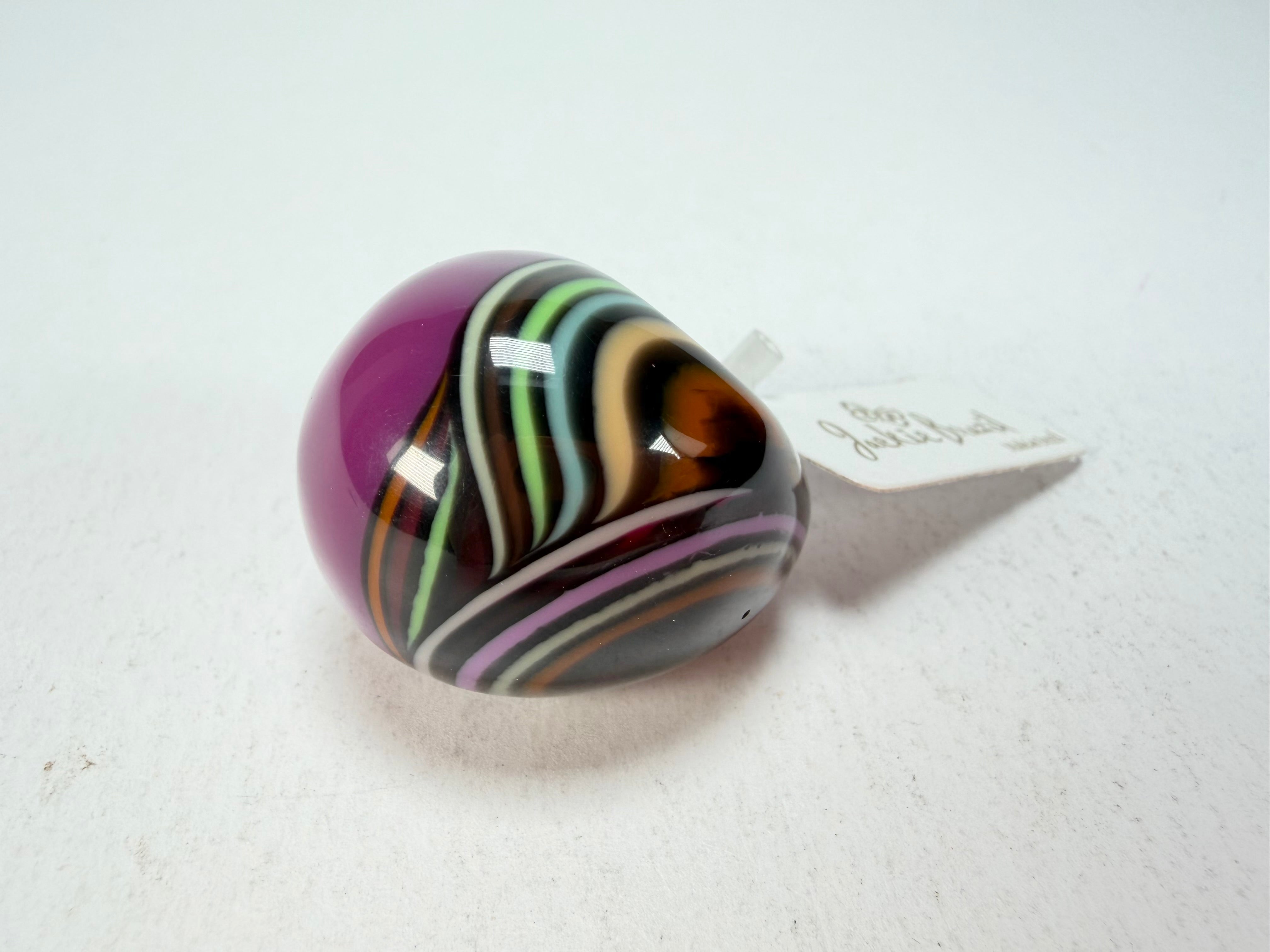 Jackie Brazil "Berlin" Swirls Purple Large Round Resin Ring ( R3195 ) Size UK Q / USA 8