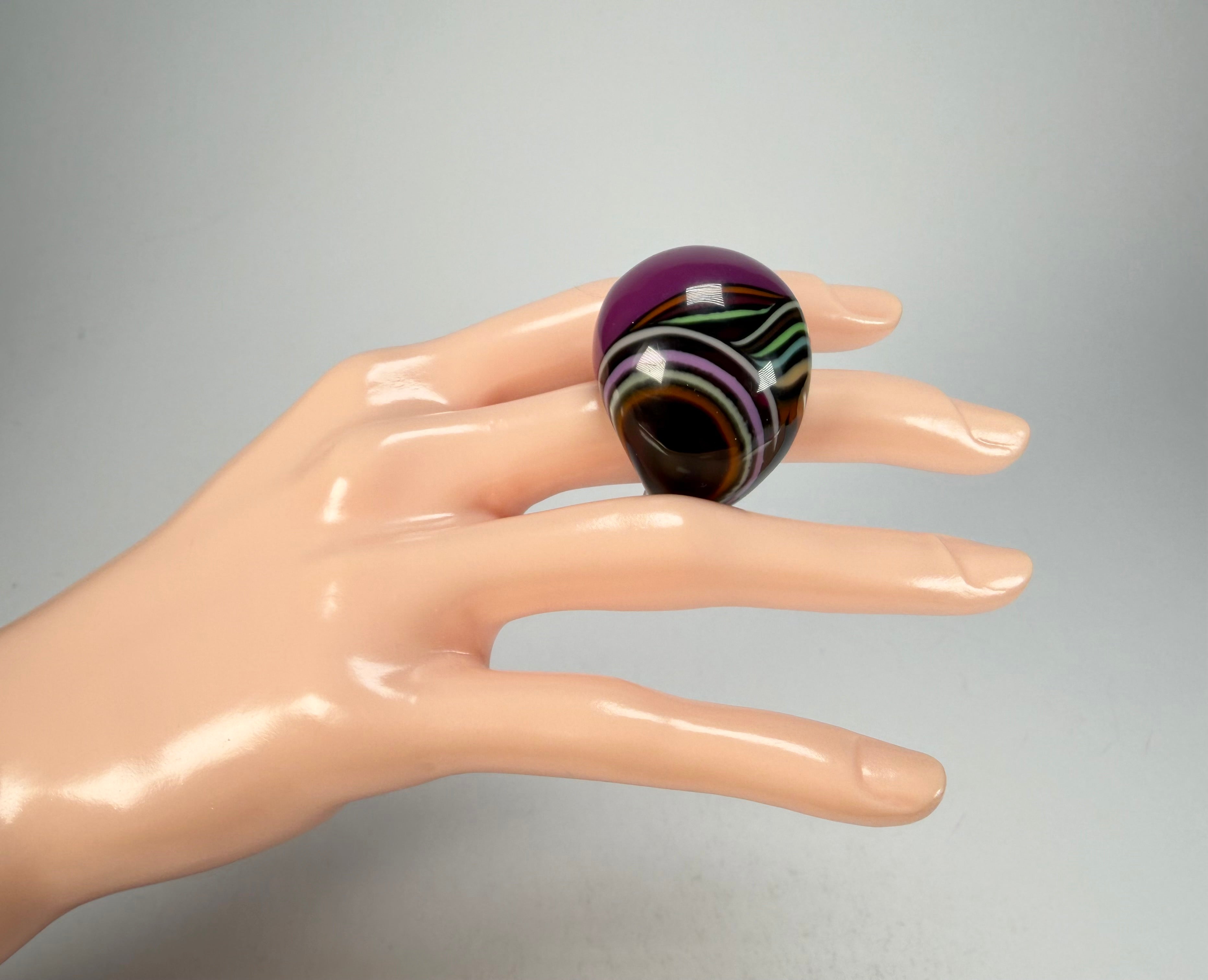 Jackie Brazil "Berlin" Swirls Purple Large Round Resin Ring ( R3195 ) Size UK Q / USA 8