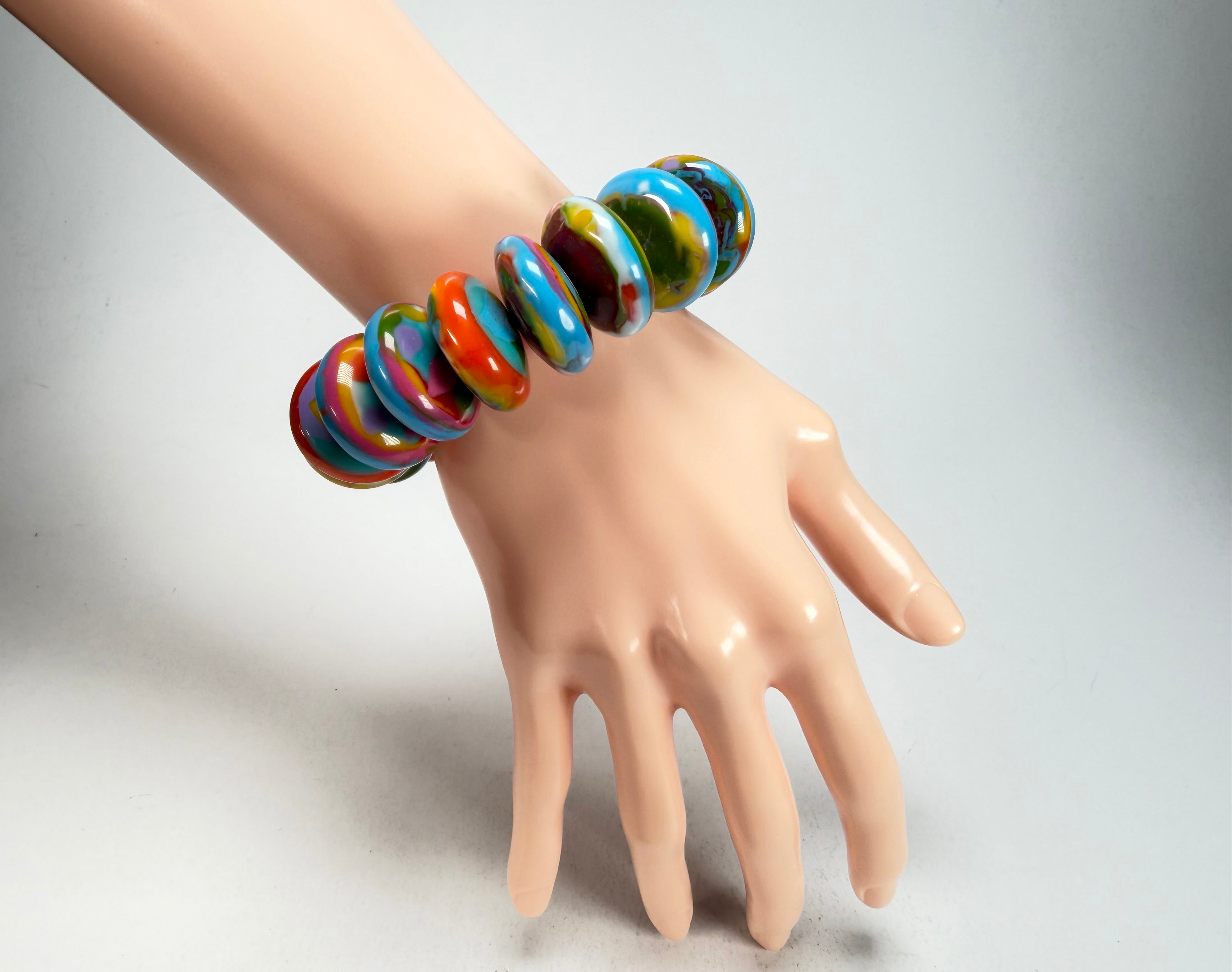 Jackie Brazil "Ana" Kandinsky Elasticated Wheels Resin Bracelet ( B0910 )