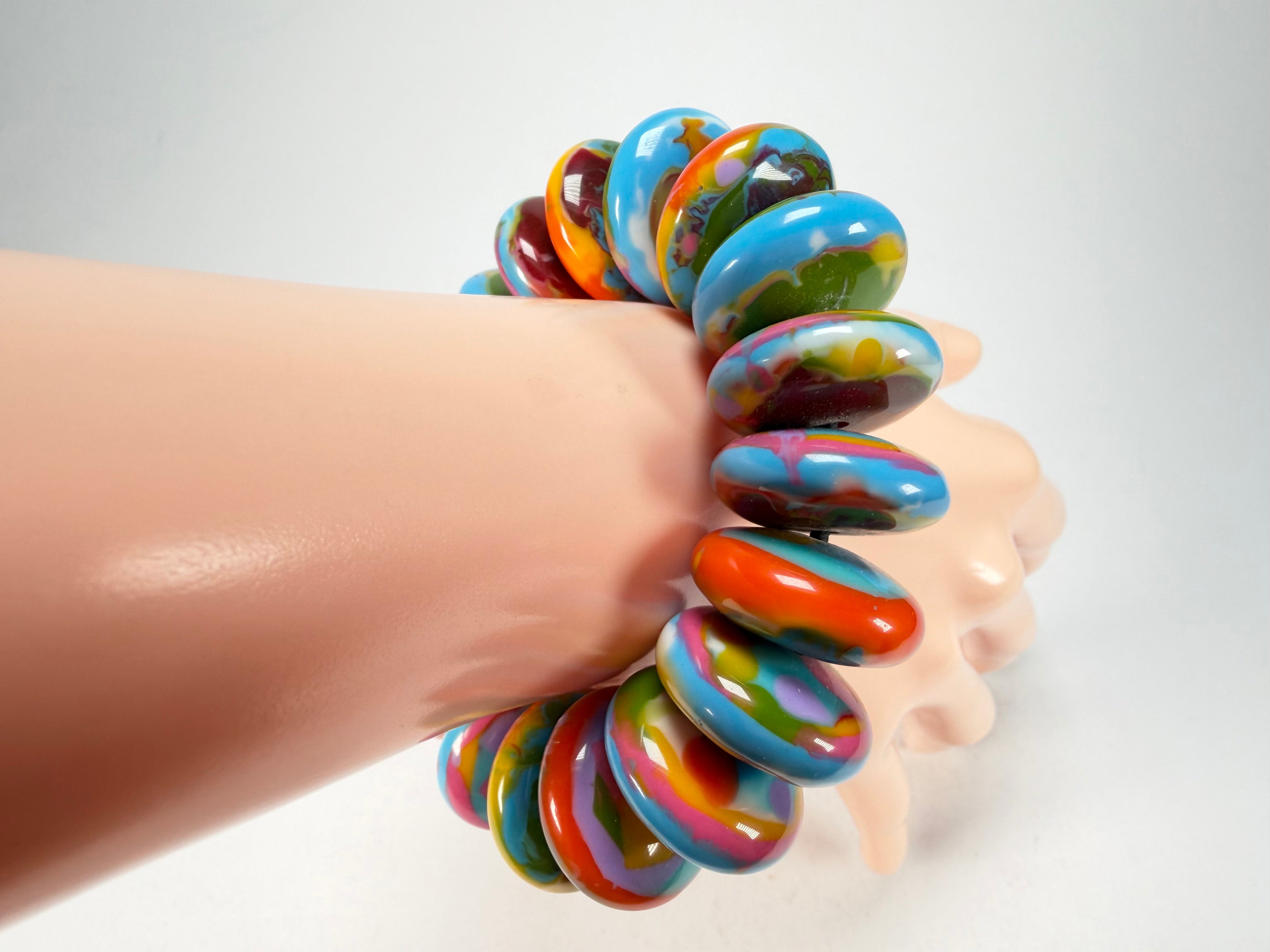 Jackie Brazil "Ana" Kandinsky Elasticated Wheels Resin Bracelet ( B0910 )