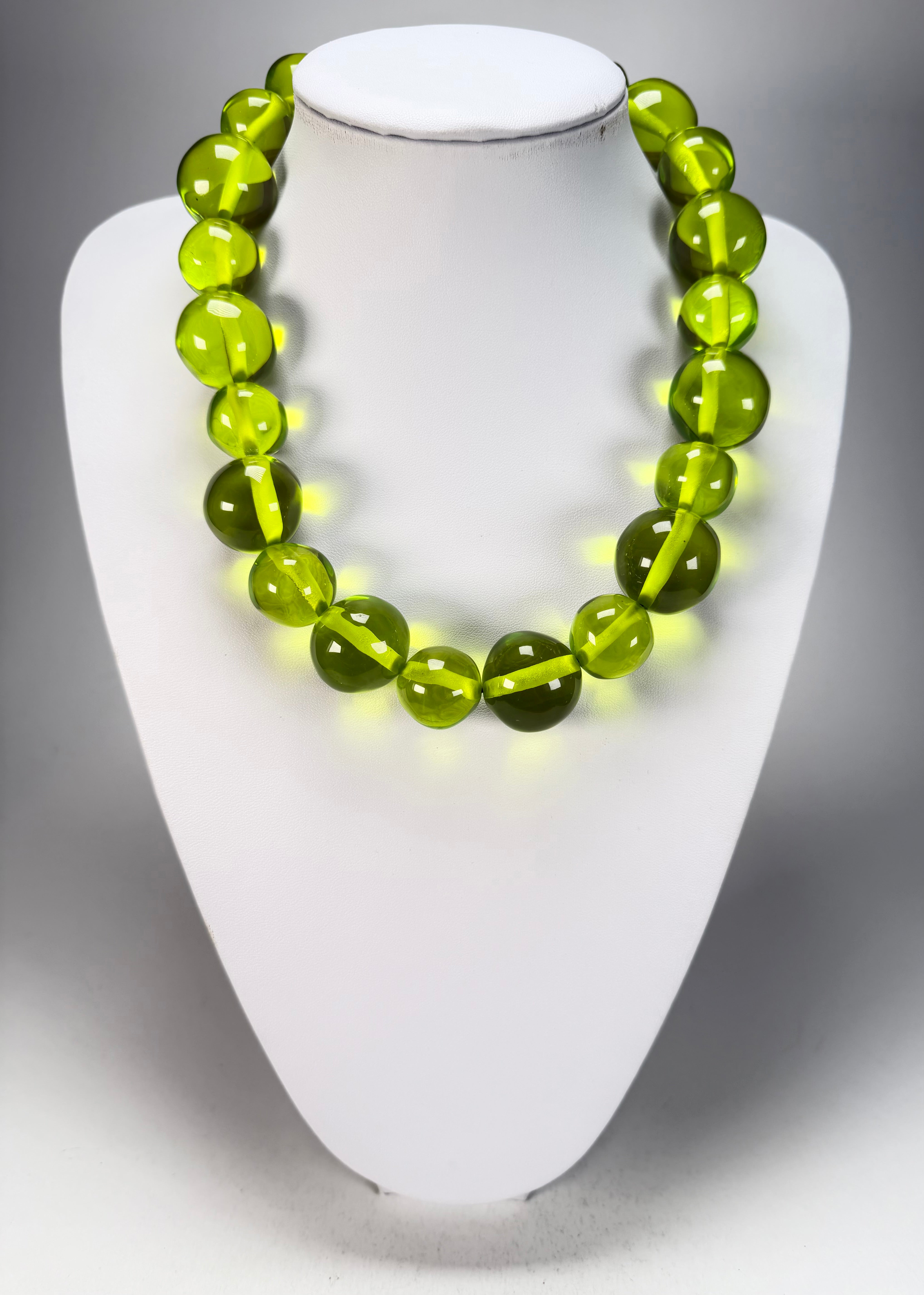 Jackie Brazil "Large Spheres" Transparent Green Mix Short Abstract Necklace 50cm ( N2692 )