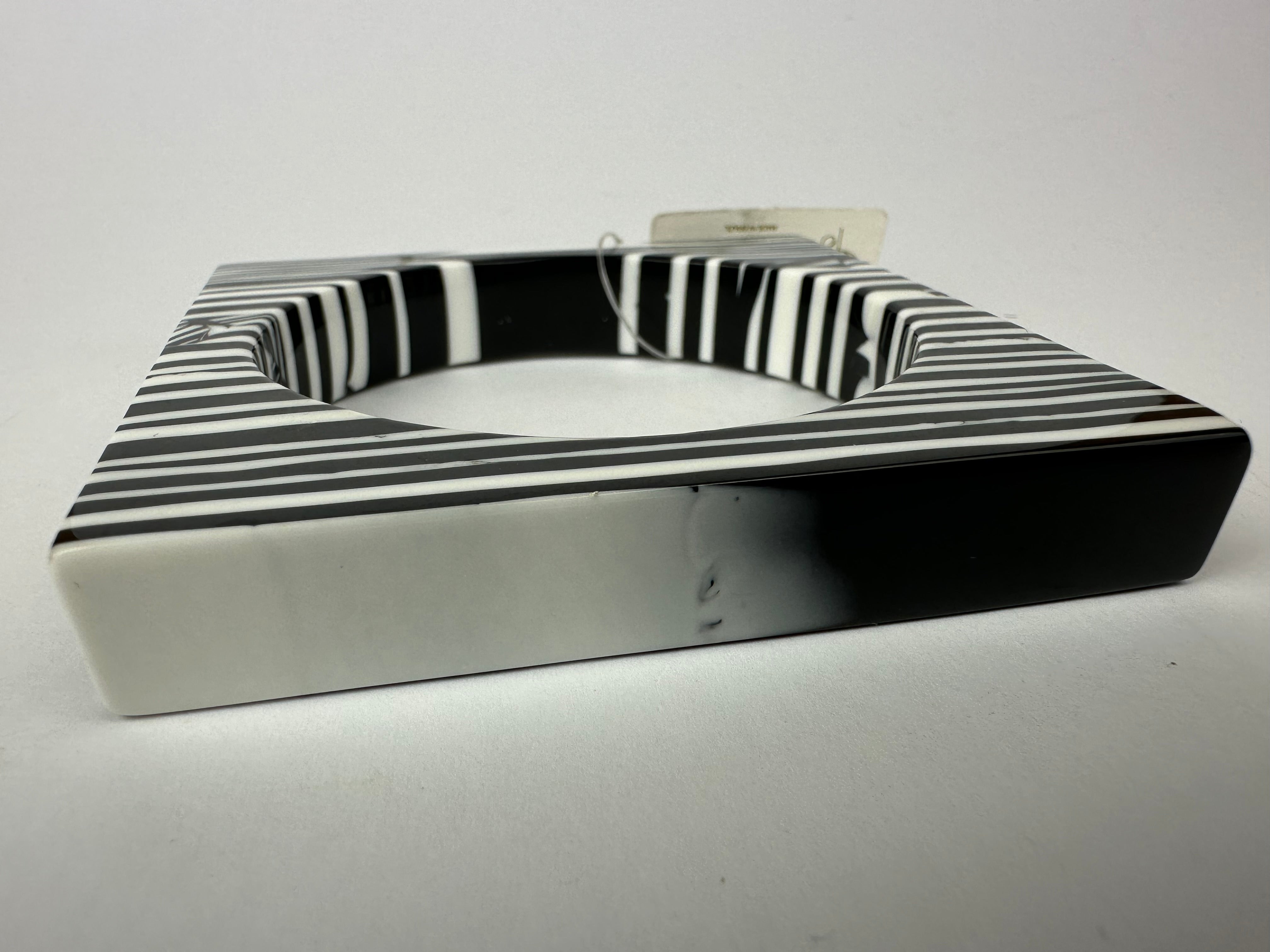 Jackie Brazil "Zebra" Liquorice Allsorts Black & White Striped 1.3cm Square Resin Bangle ( B2142 )