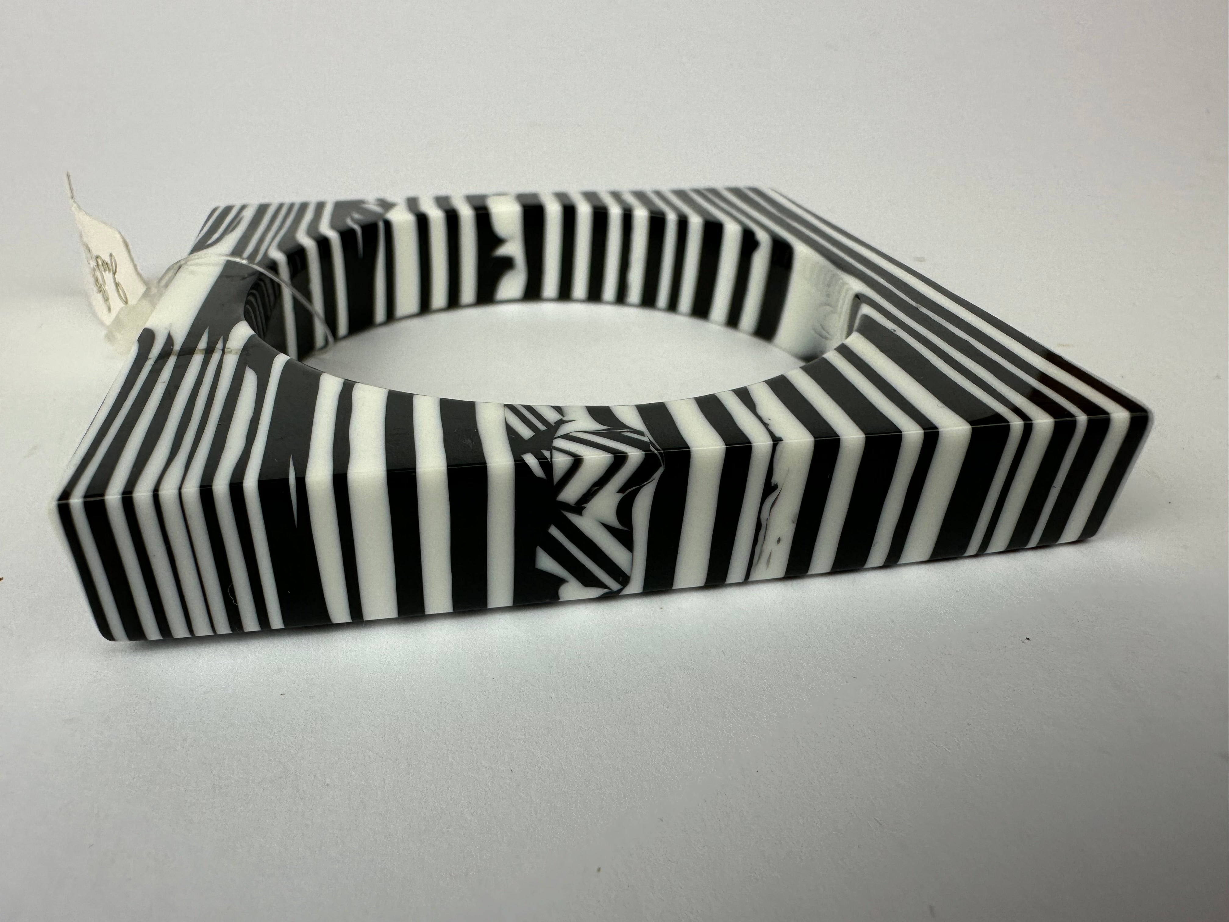 Jackie Brazil "Zebra" Liquorice Allsorts Black & White Striped 1.3cm Square Resin Bangle ( B2142 )