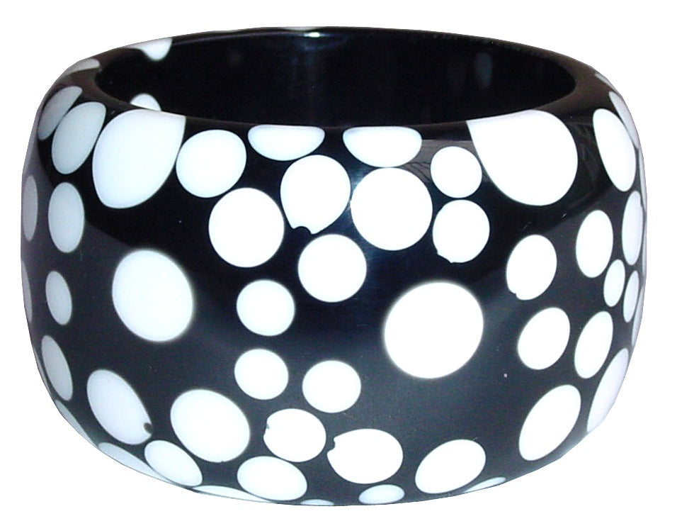 Jackie Brazil "Shinny Spotted" Black & White Spots Solid Round Resin 5cm Bangle ( B1725 )