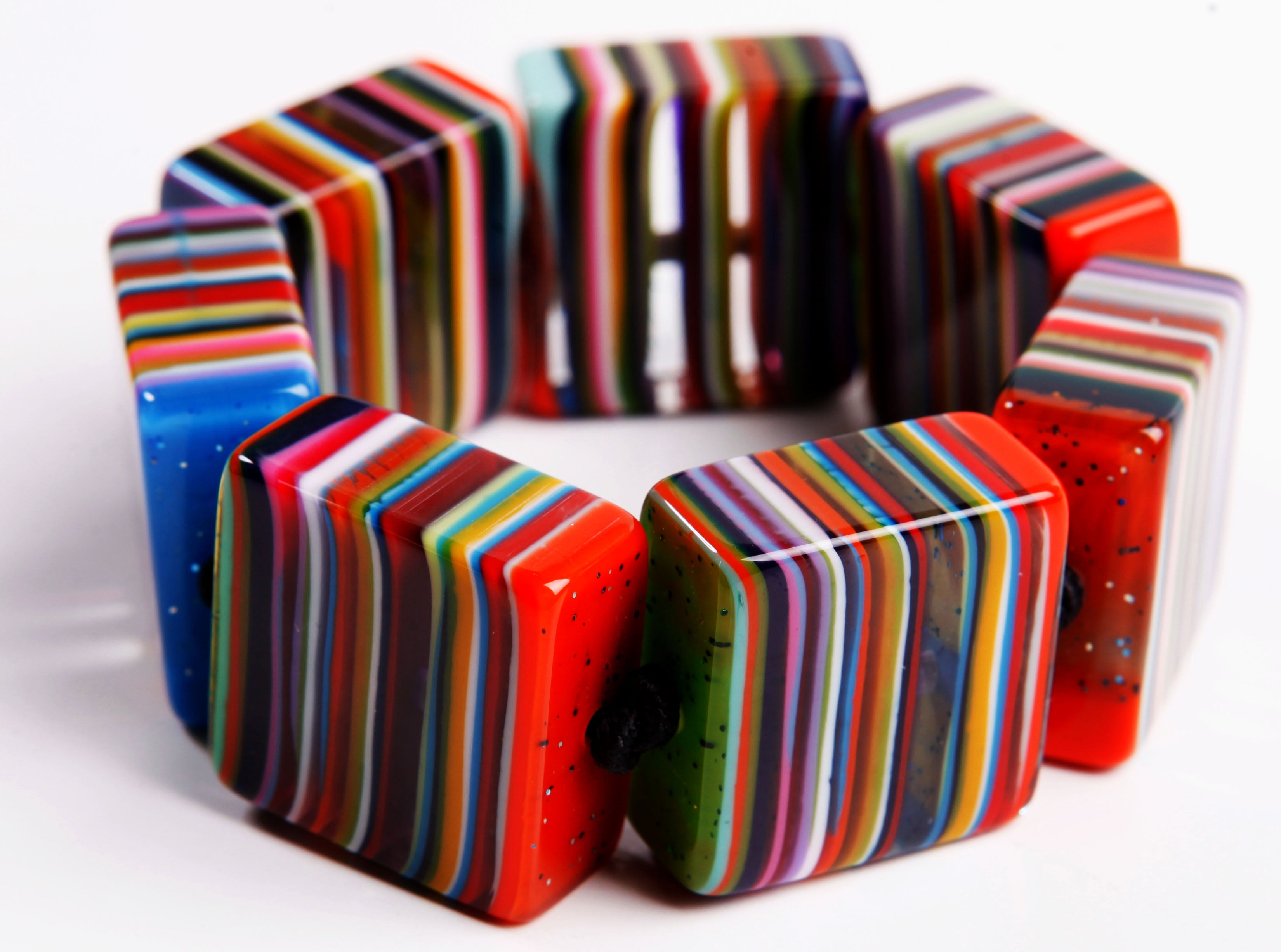 Jackie Brazil "Gala" Liquorice Half Rectangles On Elastic Mix Colours Bracelet ( B0778 )