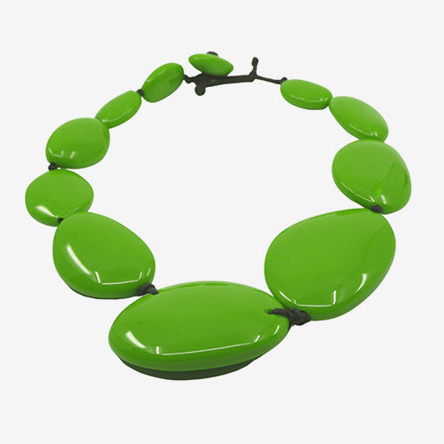 Jackie Brazil "Green Gloss" Short Flat Riverstones 50cm Necklace ( N3616 )