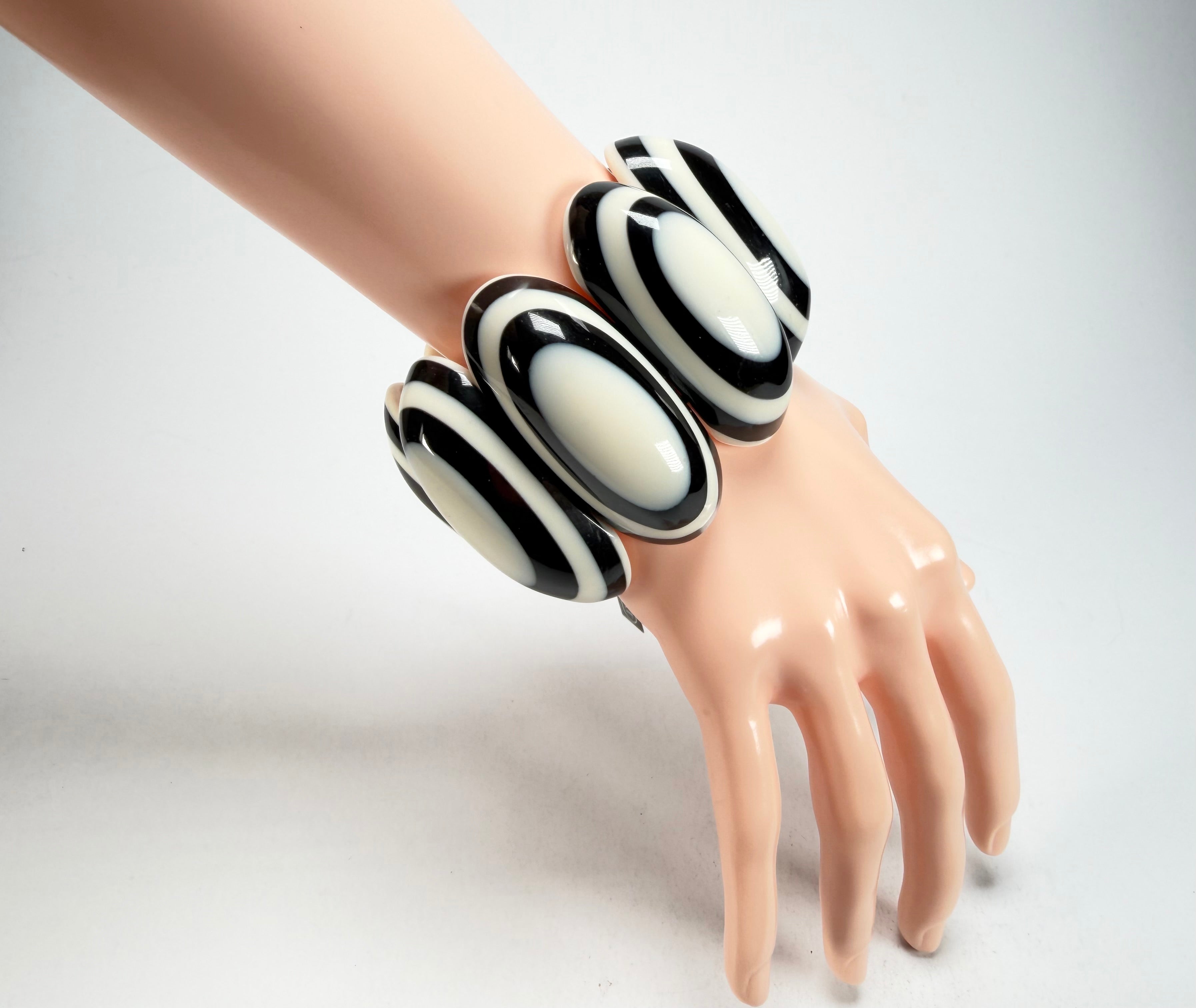 Marion Godart - Monochrome "Oblongues" Black & Cream Elasticated Resin Bracelet