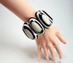 Marion Godart - Monochrome "Oblongues" Black & Cream Elasticated Resin Bracelet