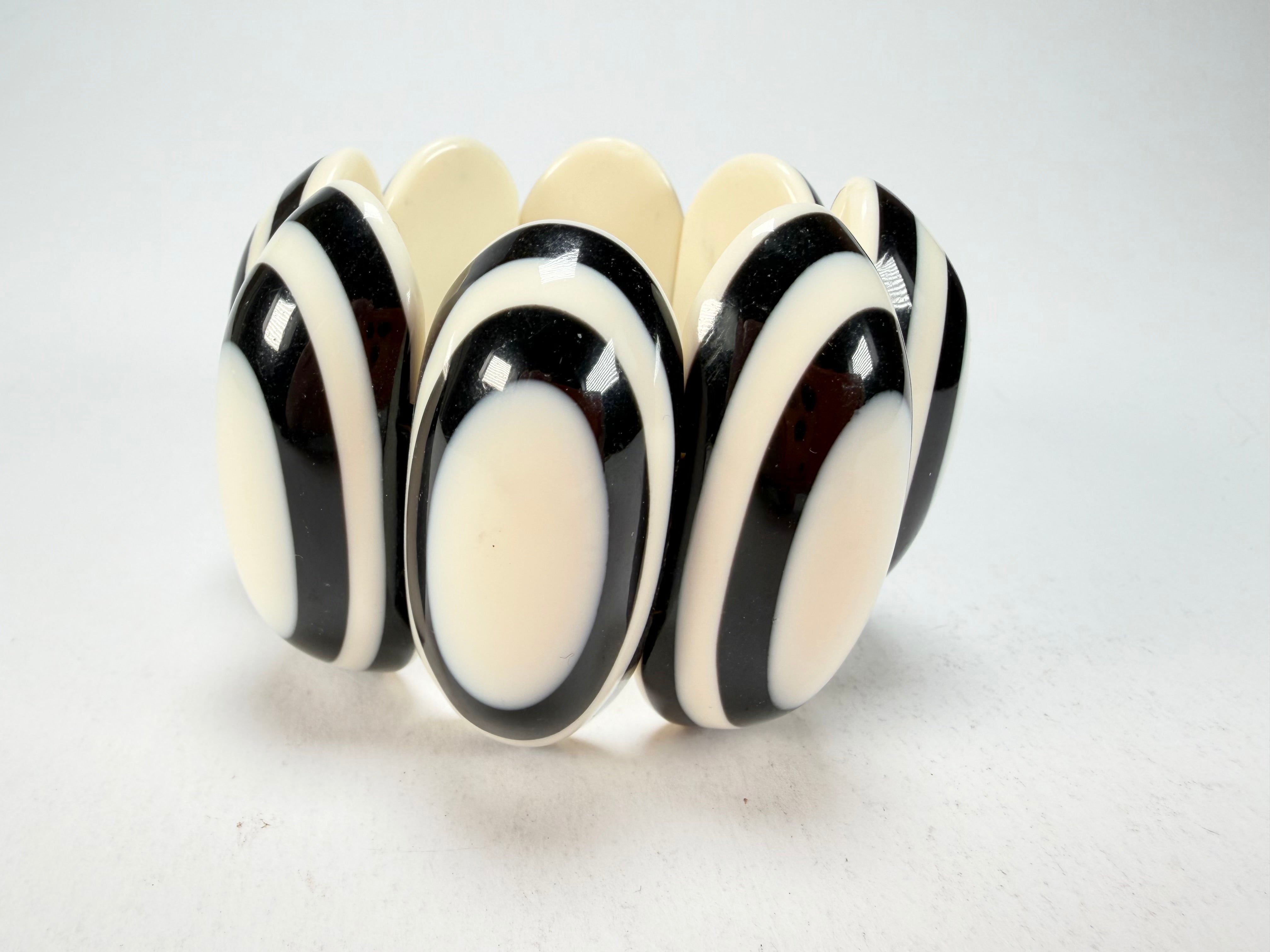 Marion Godart - Monochrome "Oblongues" Black & Cream Elasticated Resin Bracelet