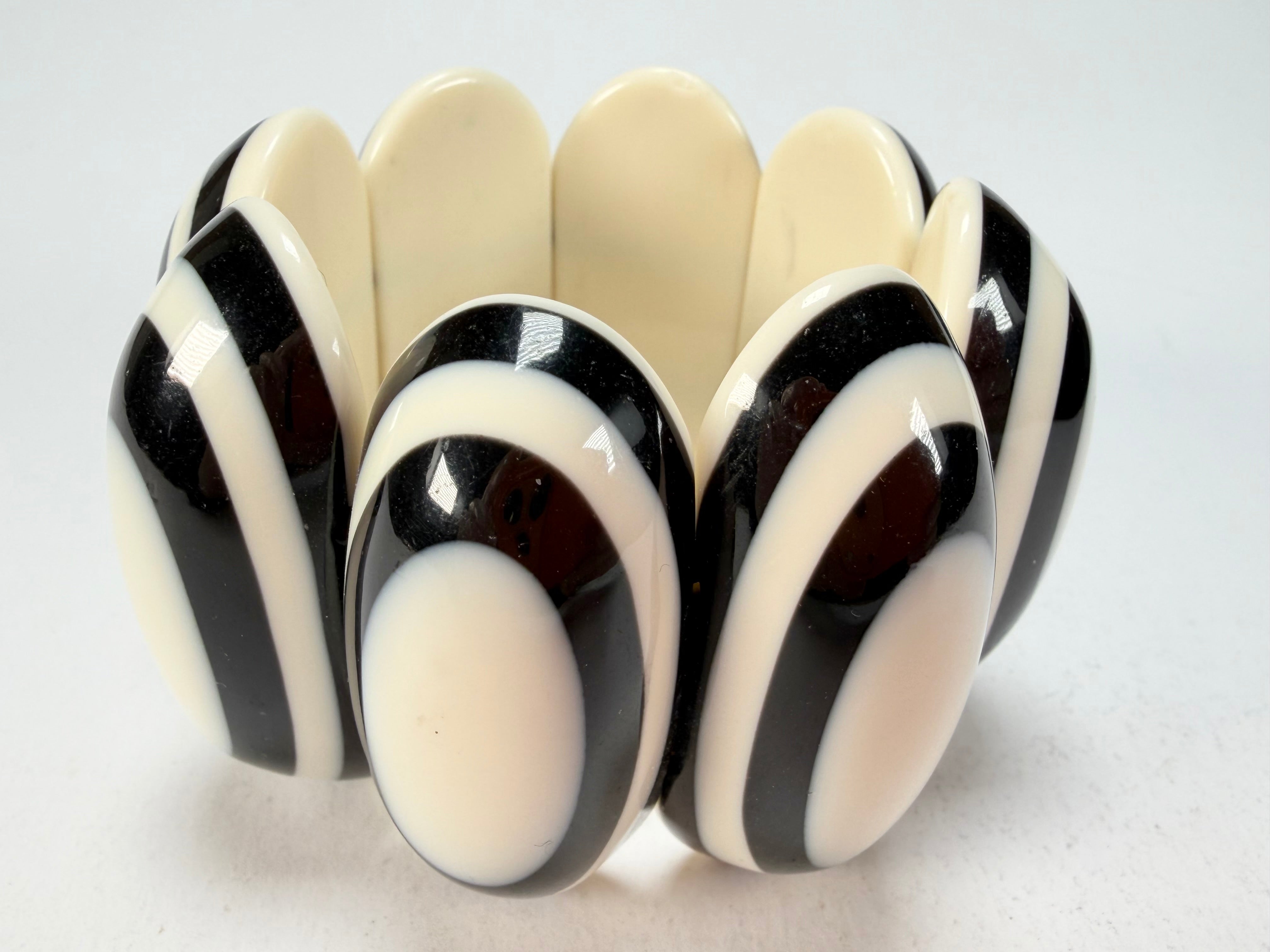 Marion Godart - Monochrome "Oblongues" Black & Cream Elasticated Resin Bracelet