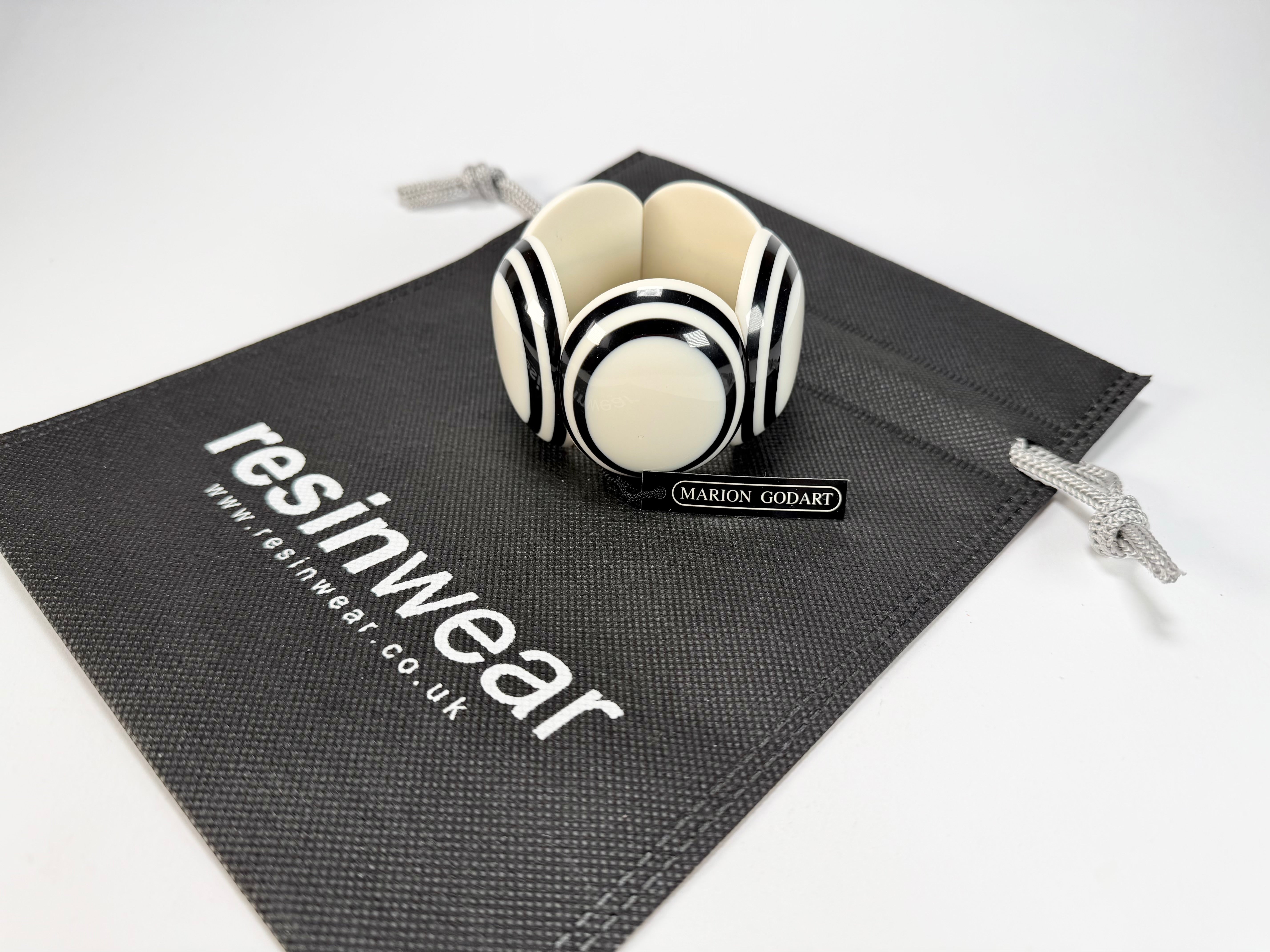 Marion Godart - Monochrome "Cinq pièces" Black & Cream Elasticated Resin Bracelet