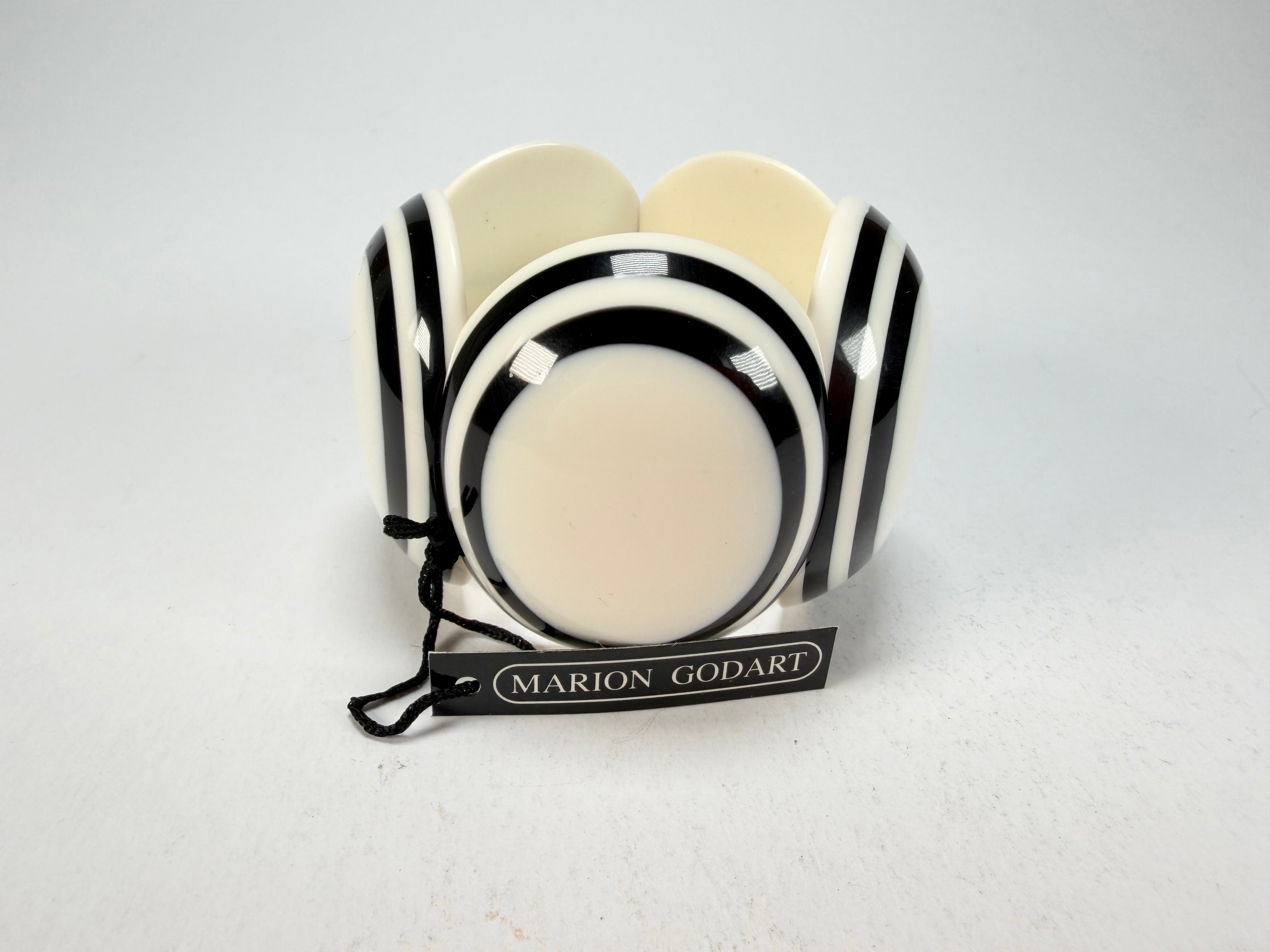 Marion Godart - Monochrome "Cinq pièces" Black & Cream Elasticated Resin Bracelet